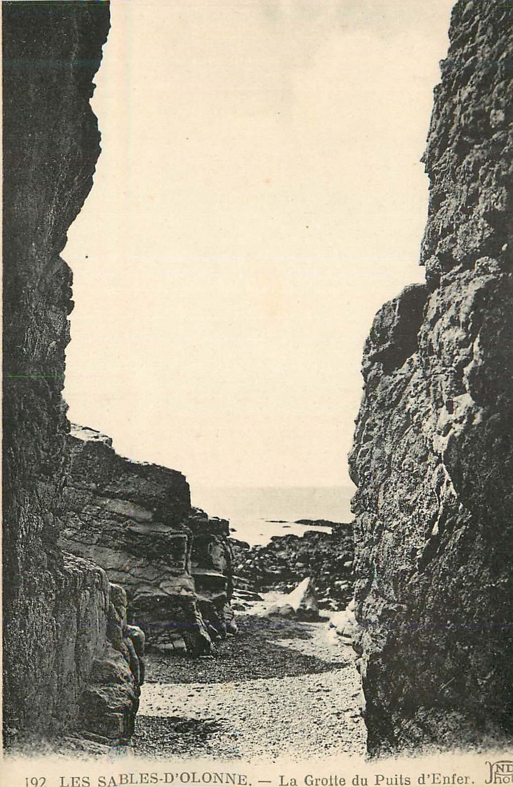 CPA Les Sables d'Olonne La Grotte du Puits d'Enfer
