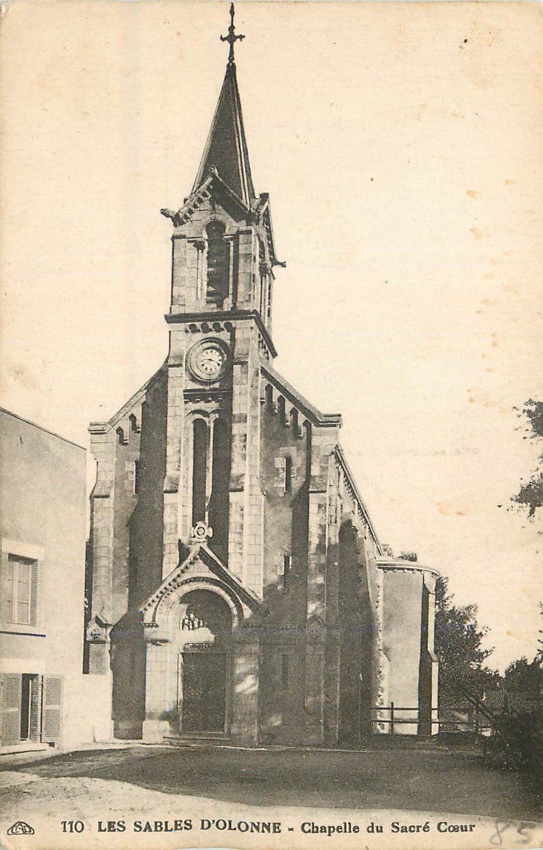 CPA Les Sables d'Olonne Chapelle du Sacre Coeur