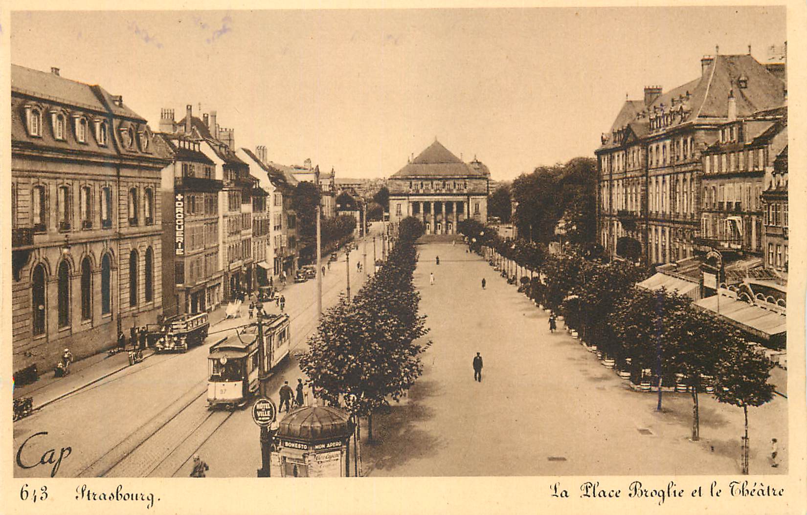 CPA Strasbourg La Place Broglie et le Theatre Tramway