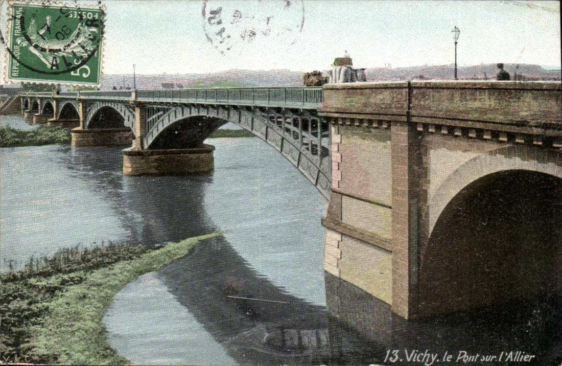 Vichy CPA Le pont sur l'Allier