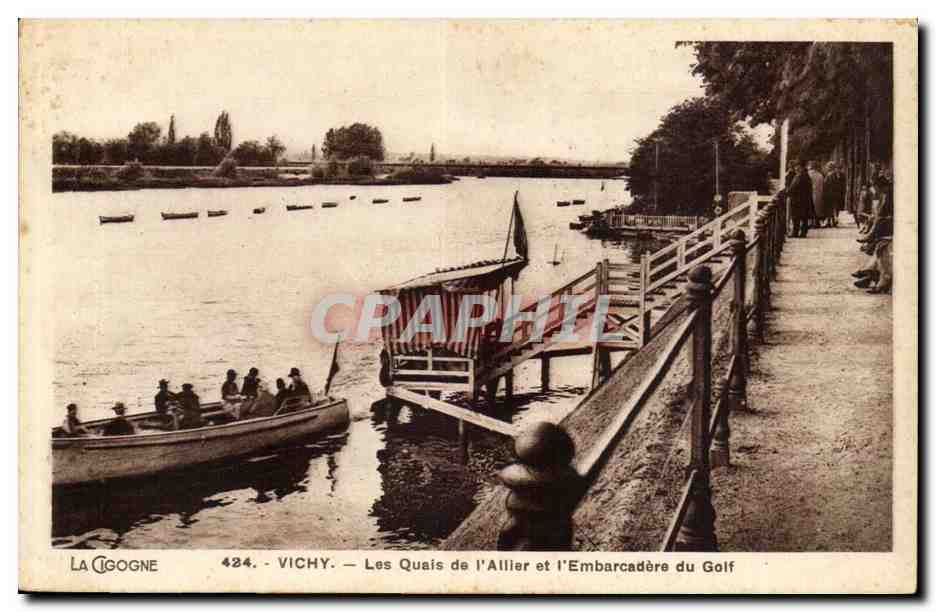 Vichy CPA Les quais de l'Allier et l'embarcadere du golf