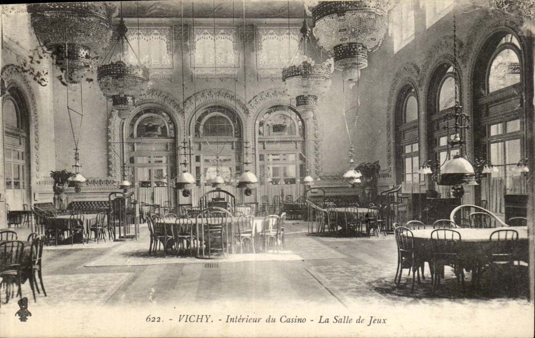 Vichy CPA Interieur du casino La salle des jeux