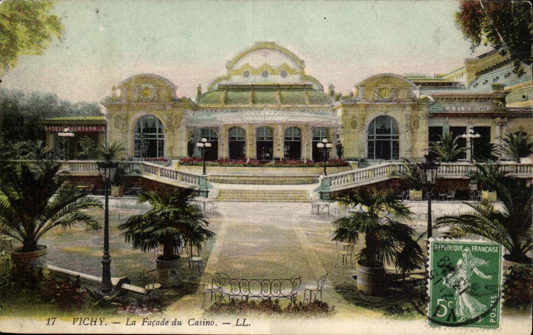 Vichy CPA La facade du casino