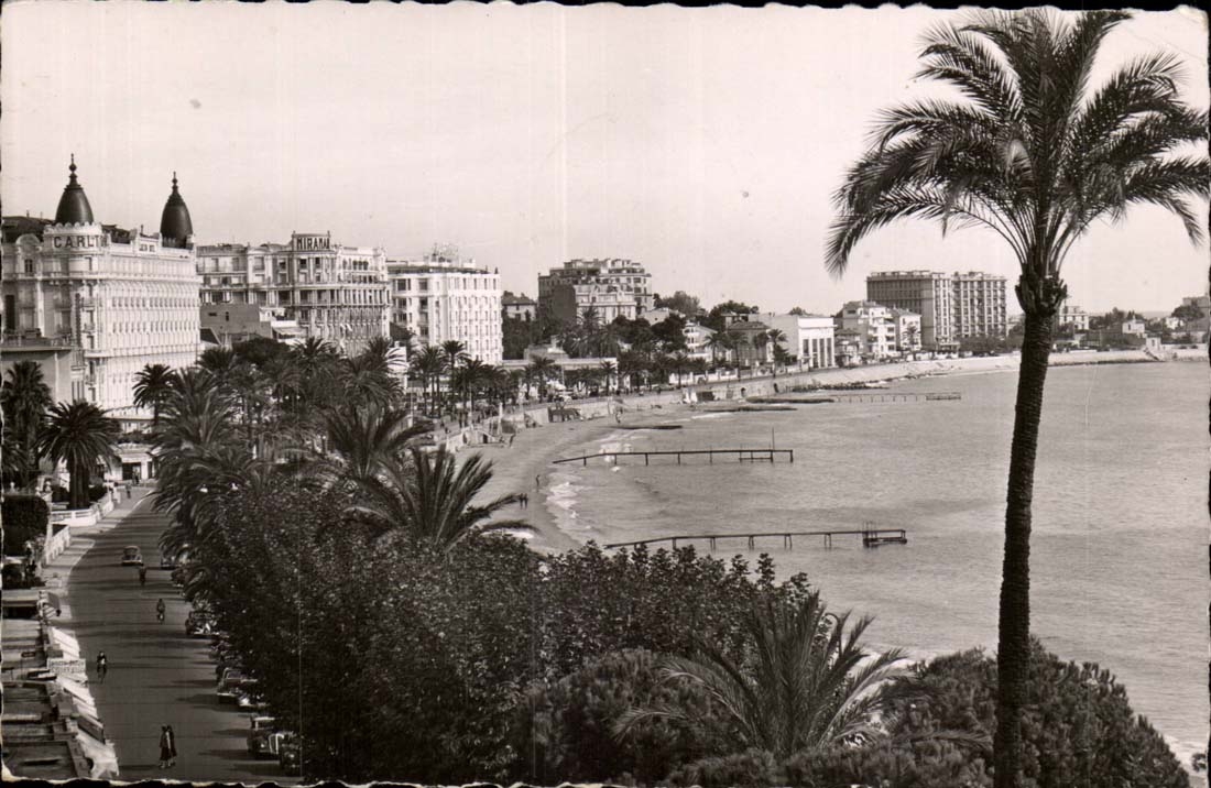 Cannes CPM Vue generale de la cRoisette et les grands hotels