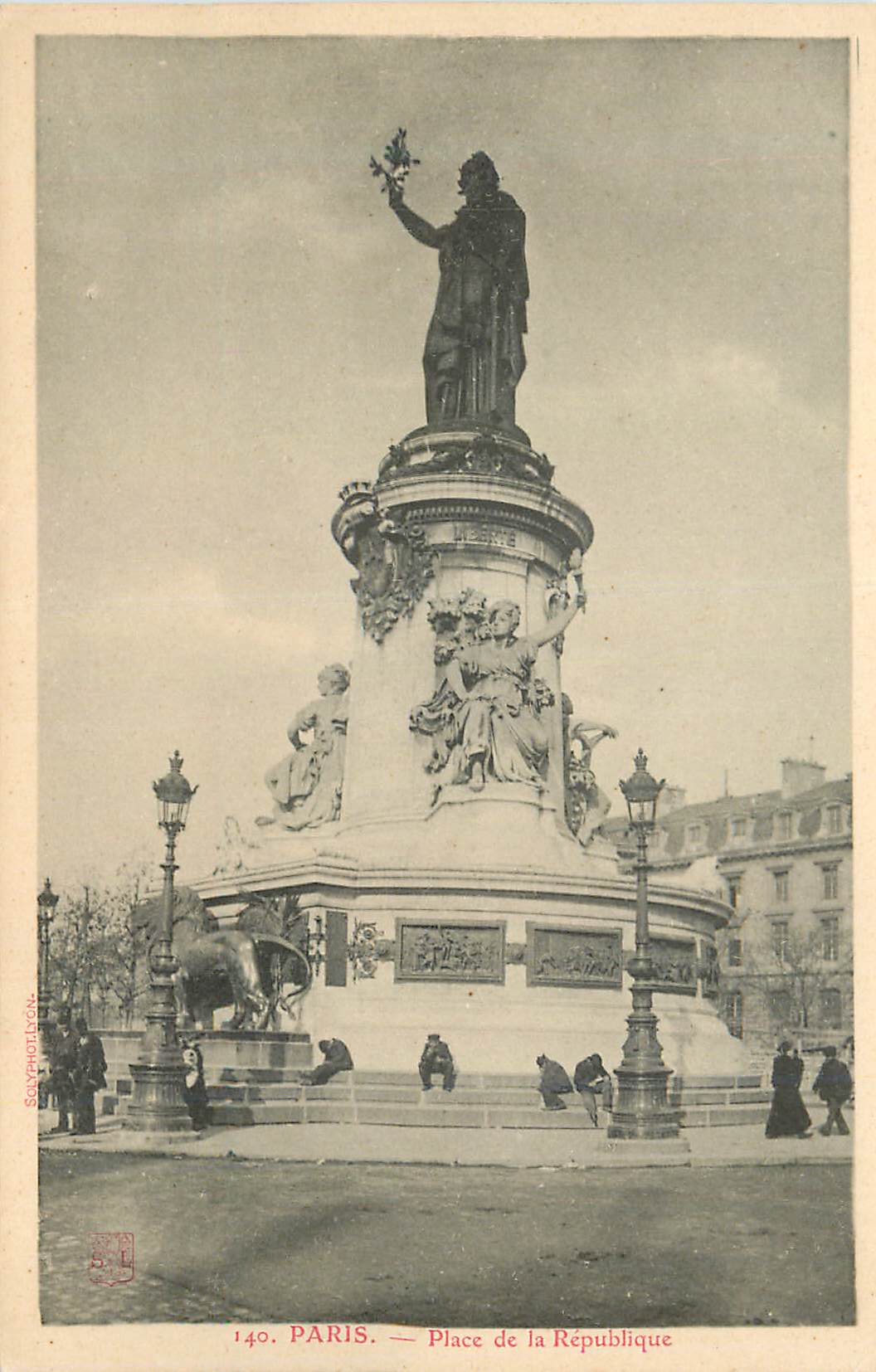 CPA Paris Place de la Republique