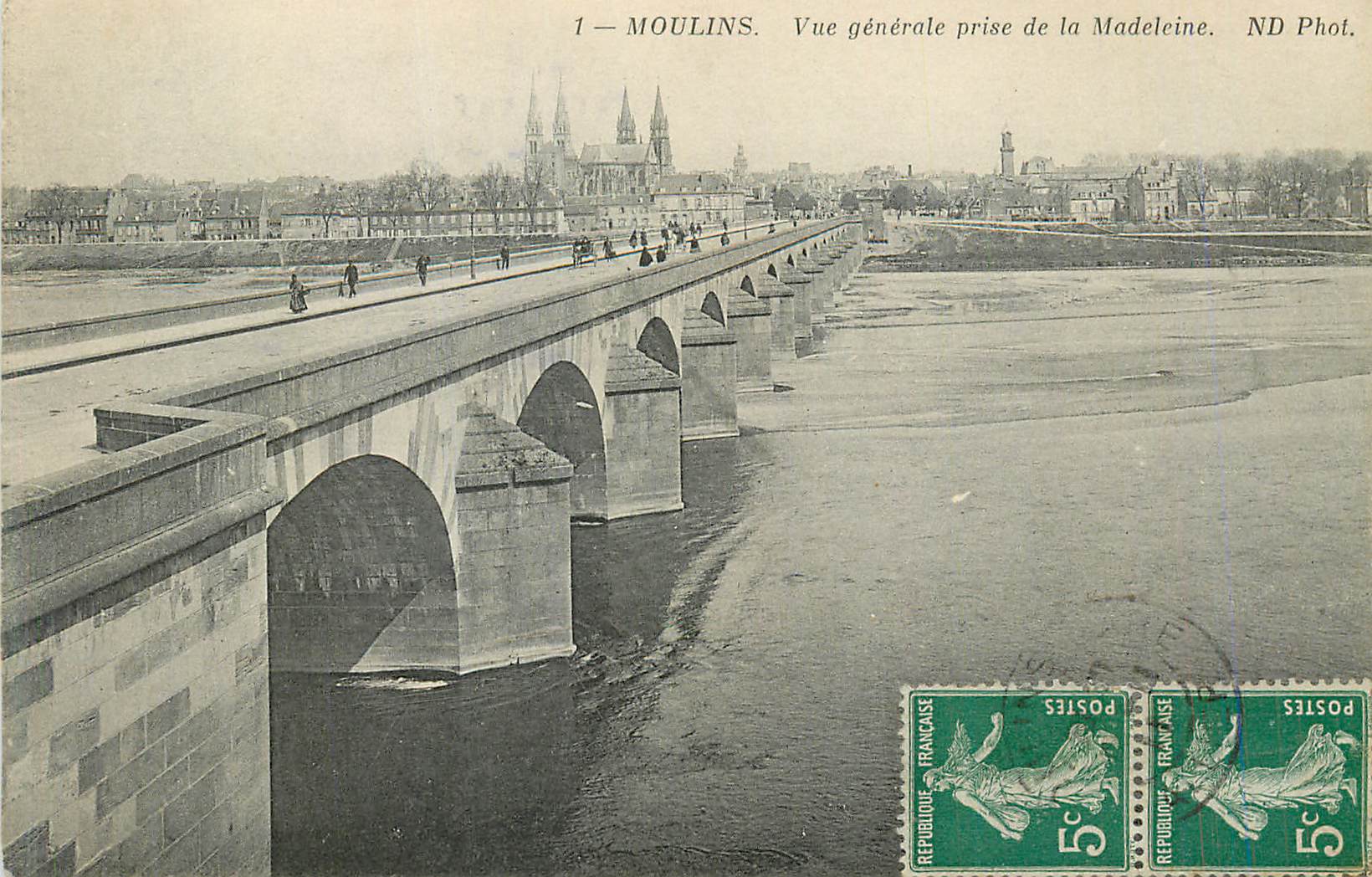 CPA Moulins Vue Generale prise de la Madeleine