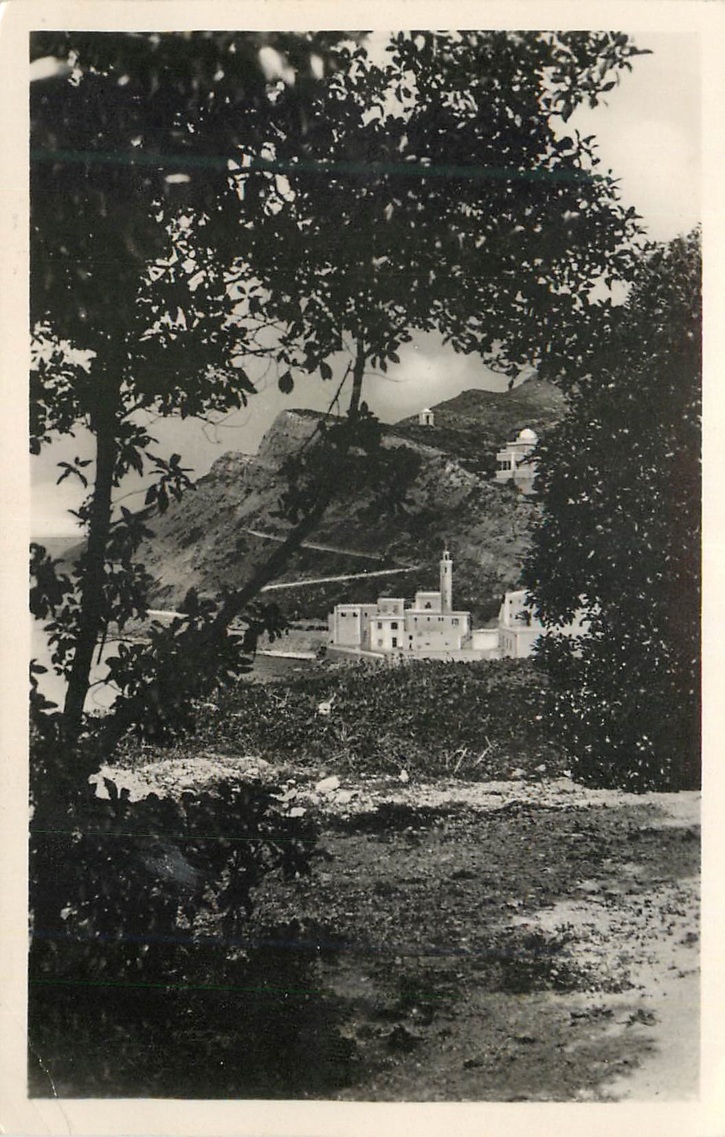 CPM Korbous L'Etablissement Thermal vu de la Montagne