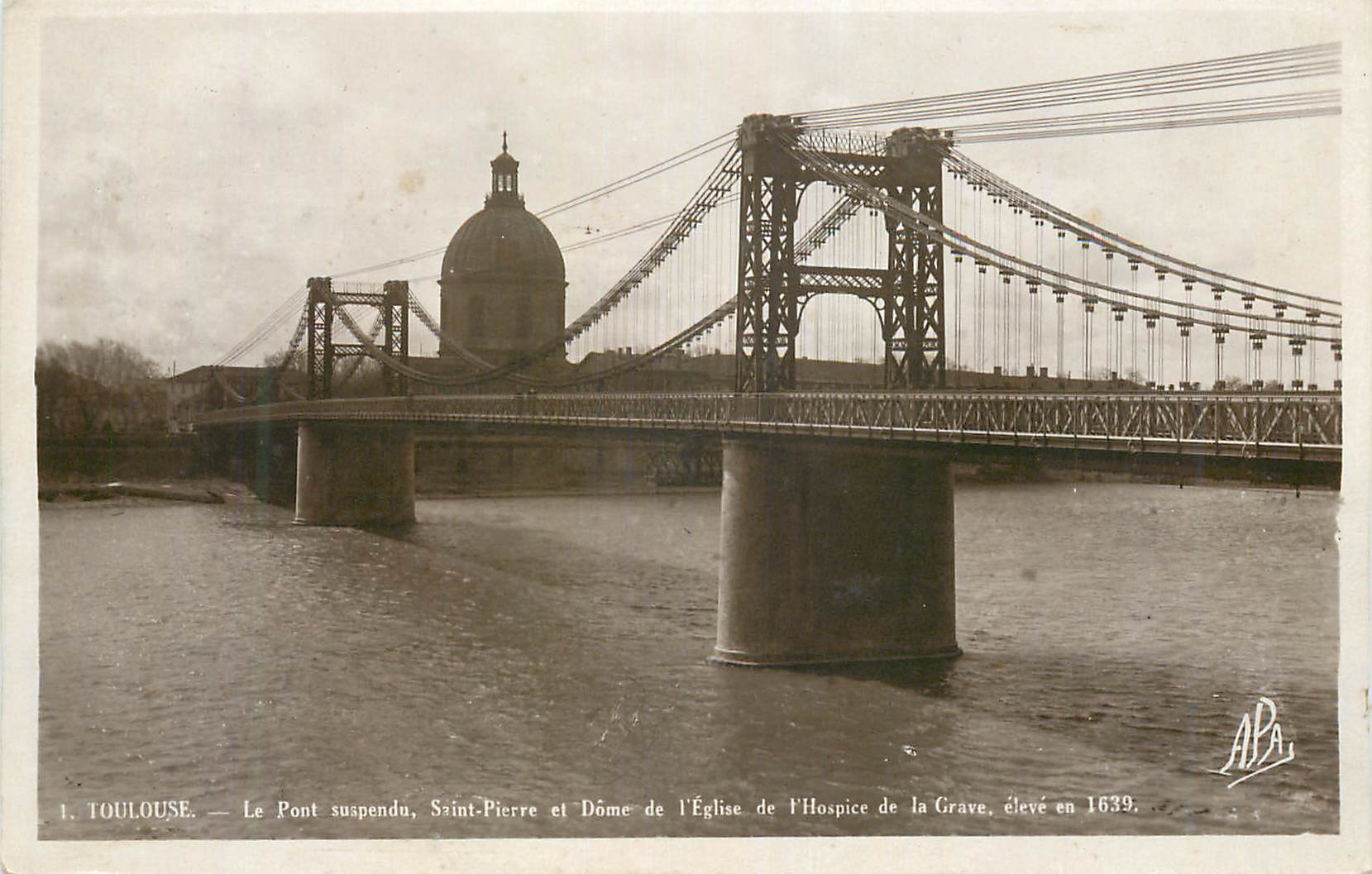 CPM Toulouse Le Pont Suspendu Saint Pierre et Dome de l'Eglise de l'Hospice de la Grave