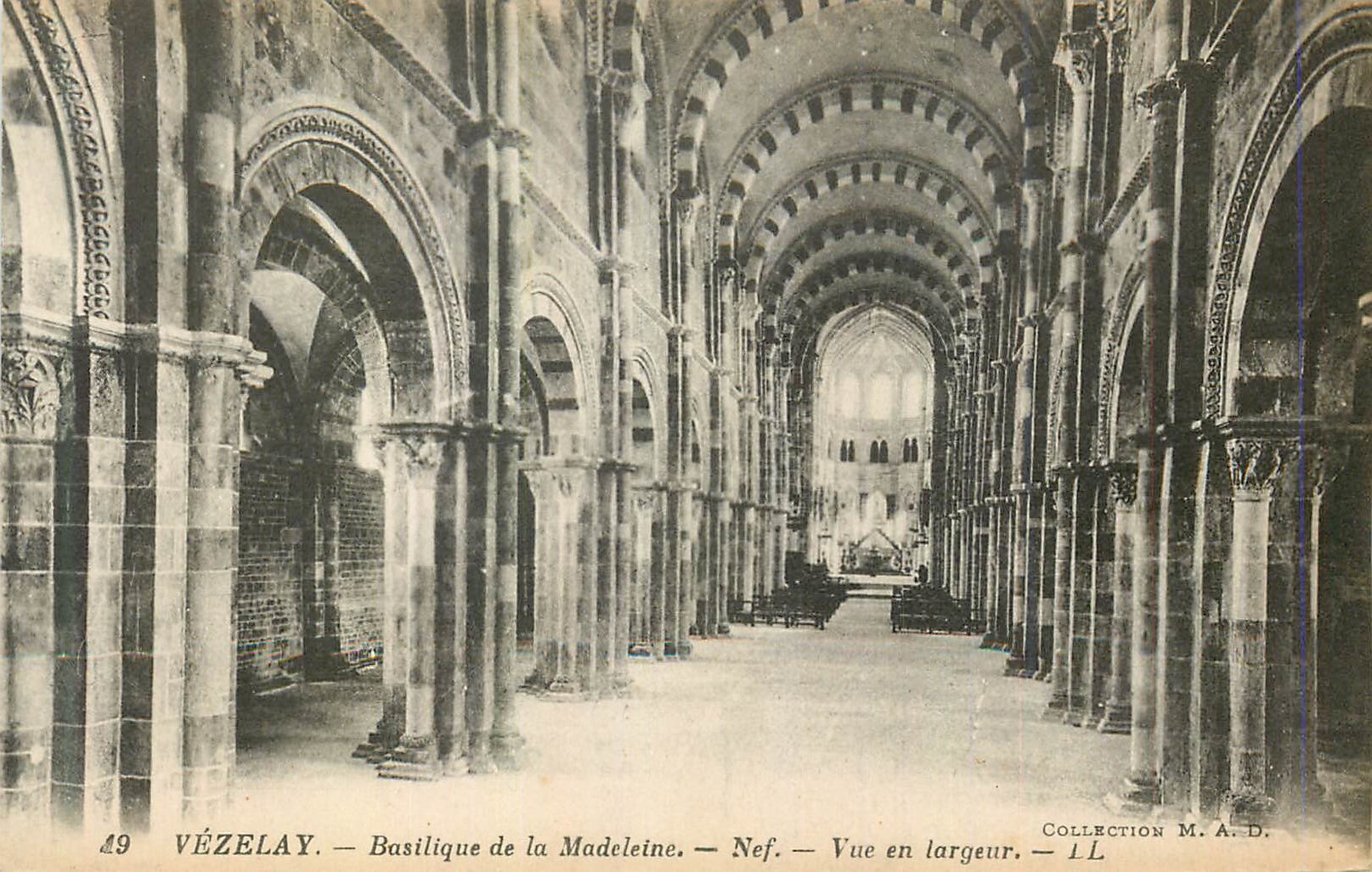 CPA Vezelay Basilique de la Madeleine Vue en Largeur