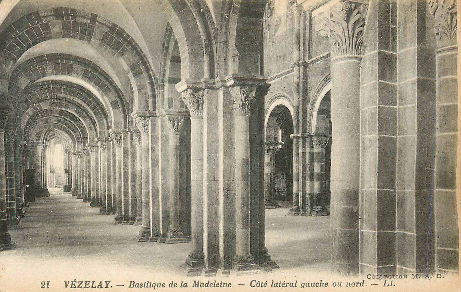 VÉZELAY — Basilique de la Madeleine — Côté latéral gauche ou nord — Collection M. A. D.