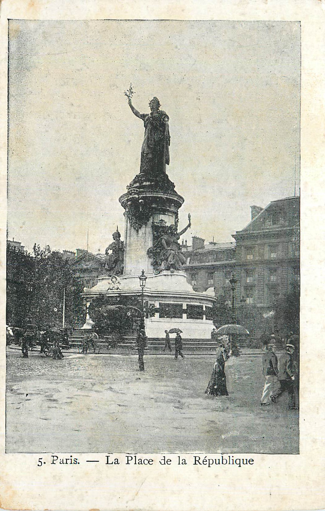 CPA Paris La Place de la Republique