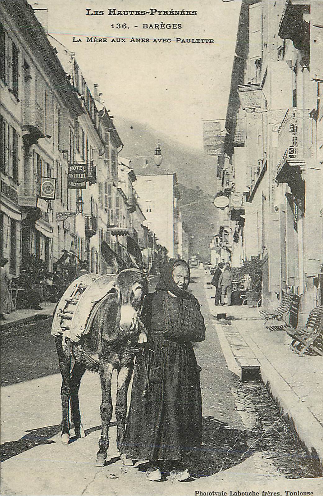 Barèges — La Mère aux Ânes avec Paulette — Phototypie Lahouche frères, Toulouse