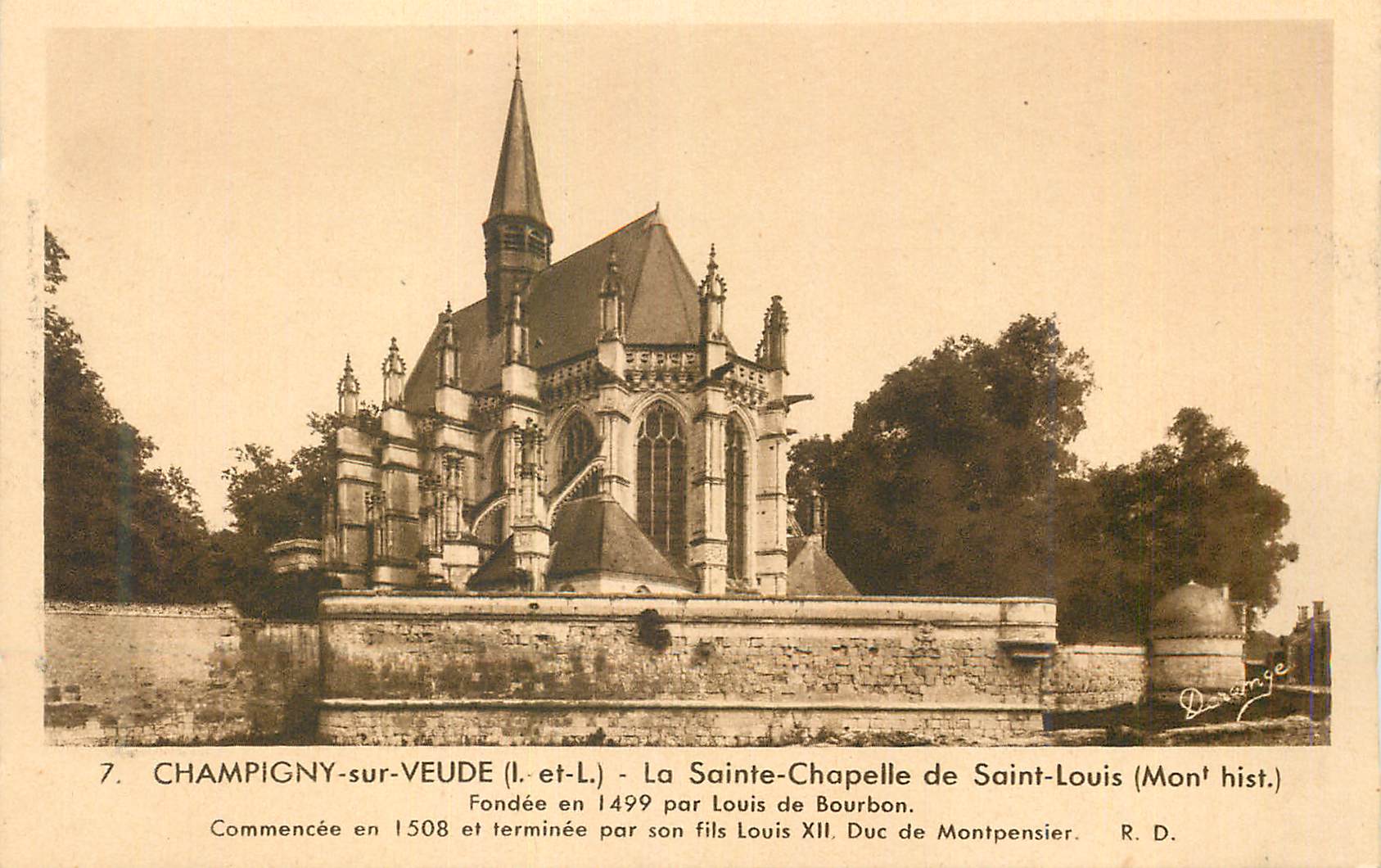 CPA Champigny sur Veude (I et L) La Sainte Chapelle de Saint Louis (Mont Hist)