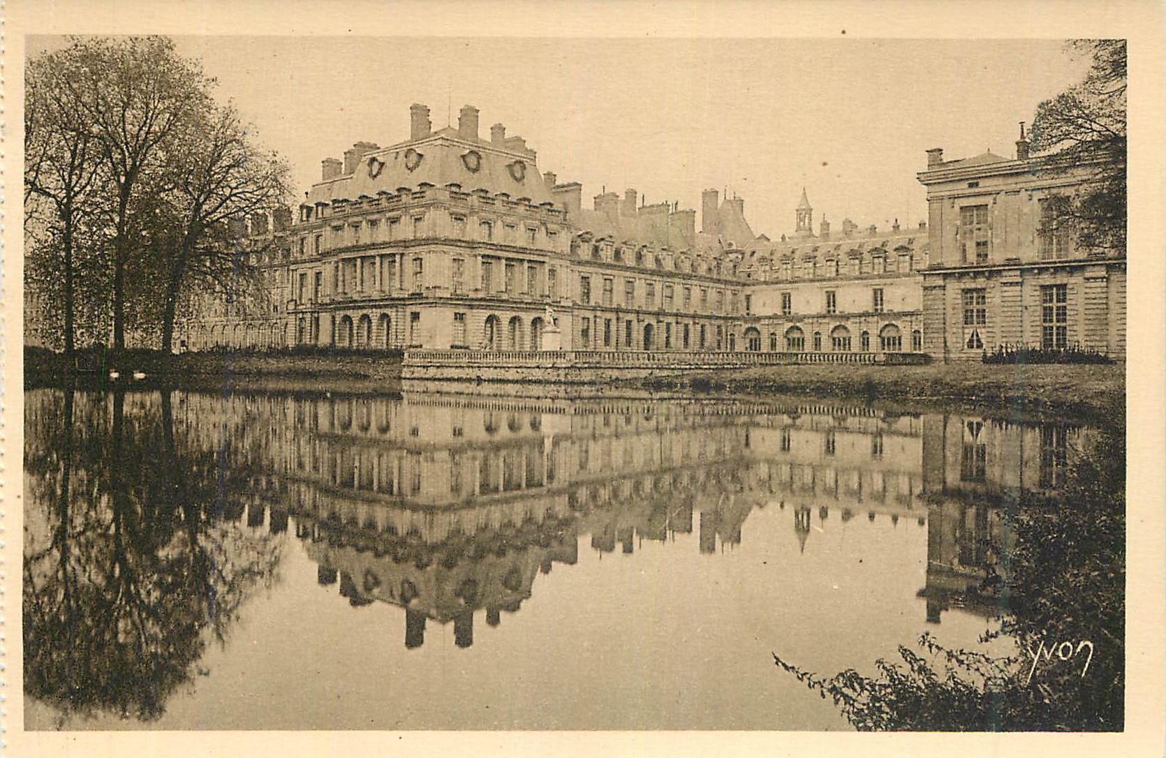 Castillo de Fontainebleau — vista del parque — Yvon