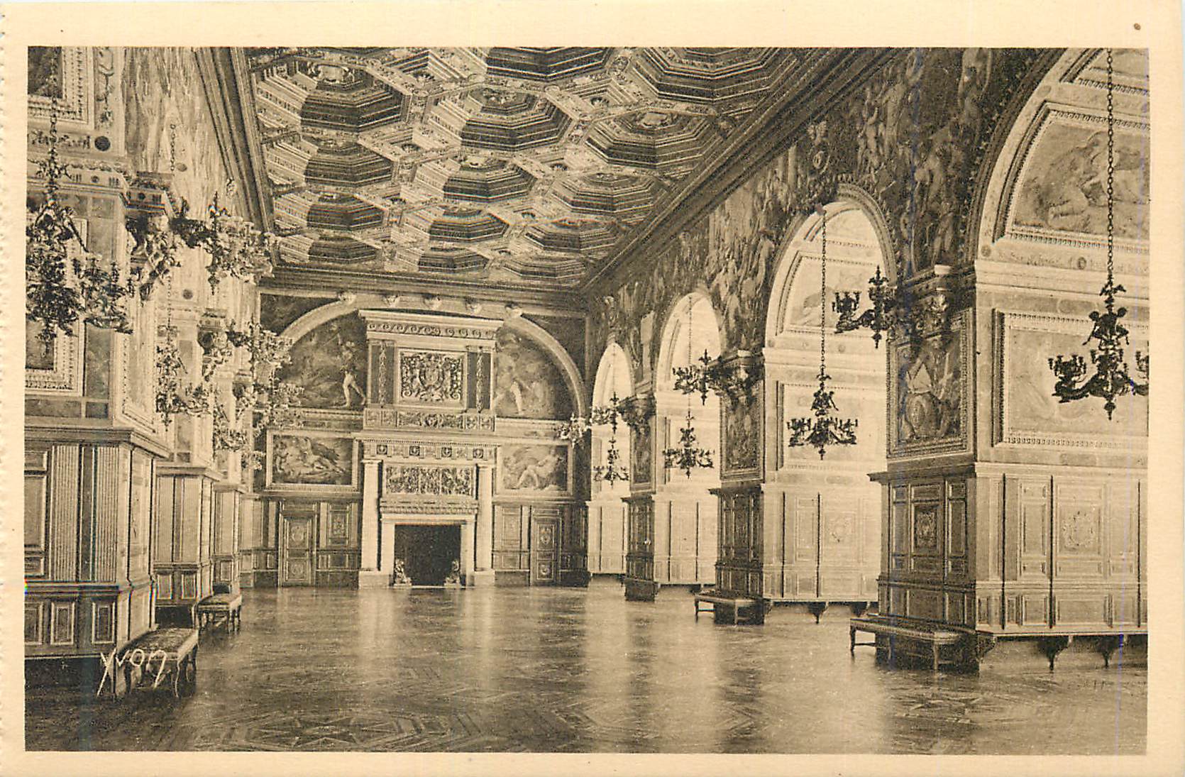 Sala del Tesoro — Palacio de los Duques de Lorena — Editor: Y. 107