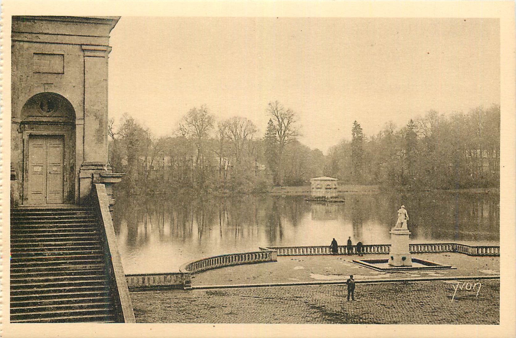 Paisaje de un parque con estatua y lago — editor T. von T. (n° 2097)
