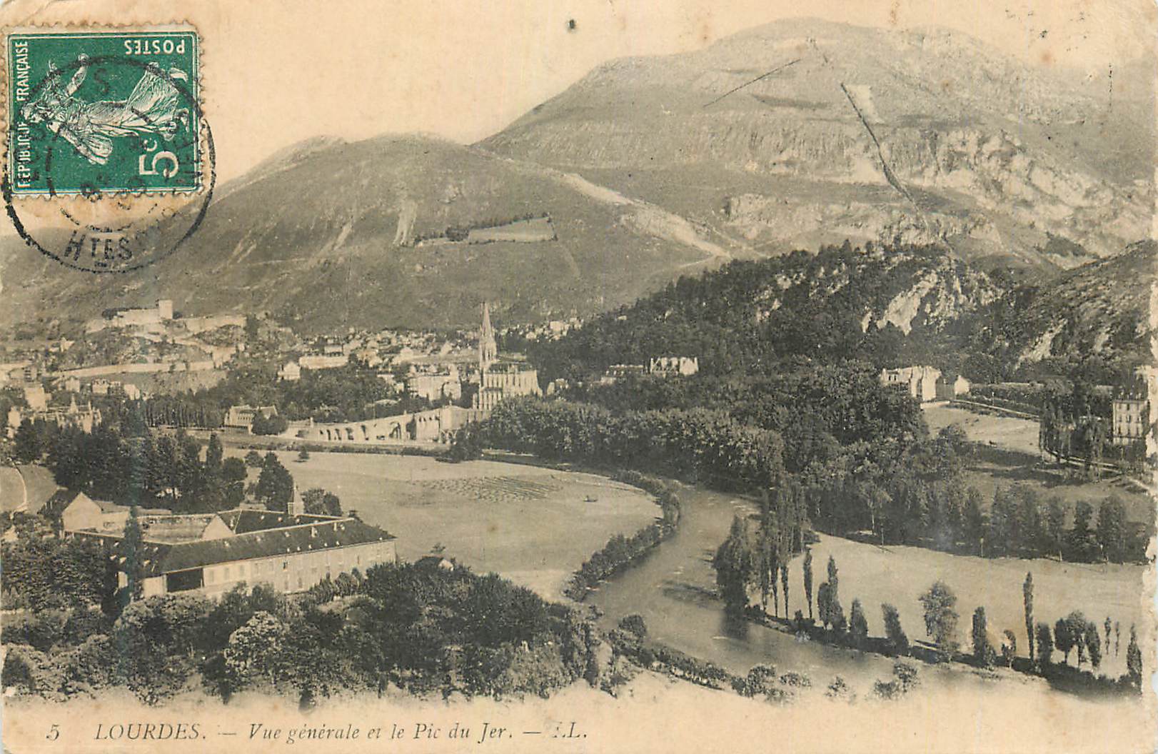 CPA Lourdes Vue Generale et le Pic du Jer