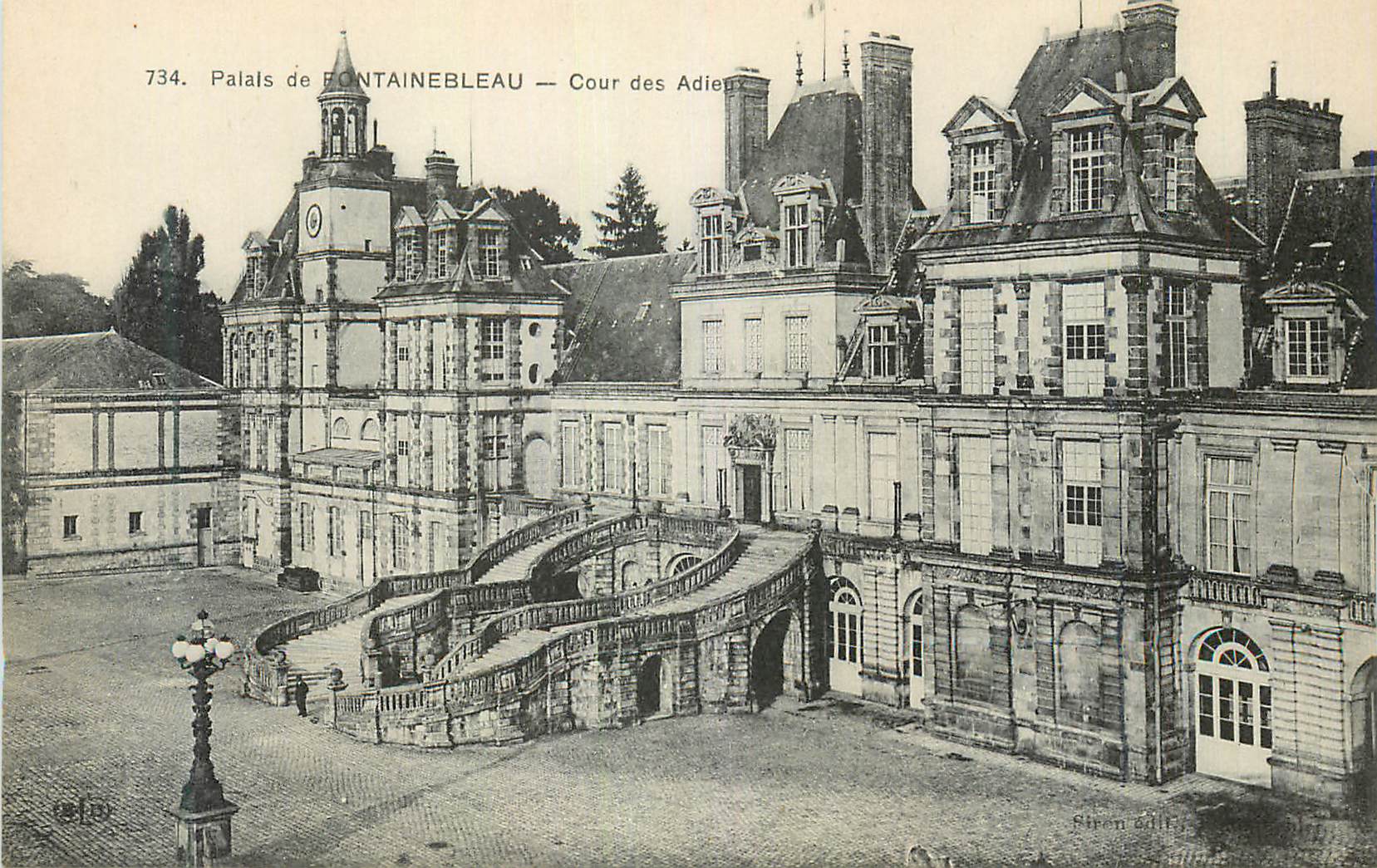 Palacio de FONTAINEBLEAU — Cour des Adieux — Editor G. G. P. (n° 734)