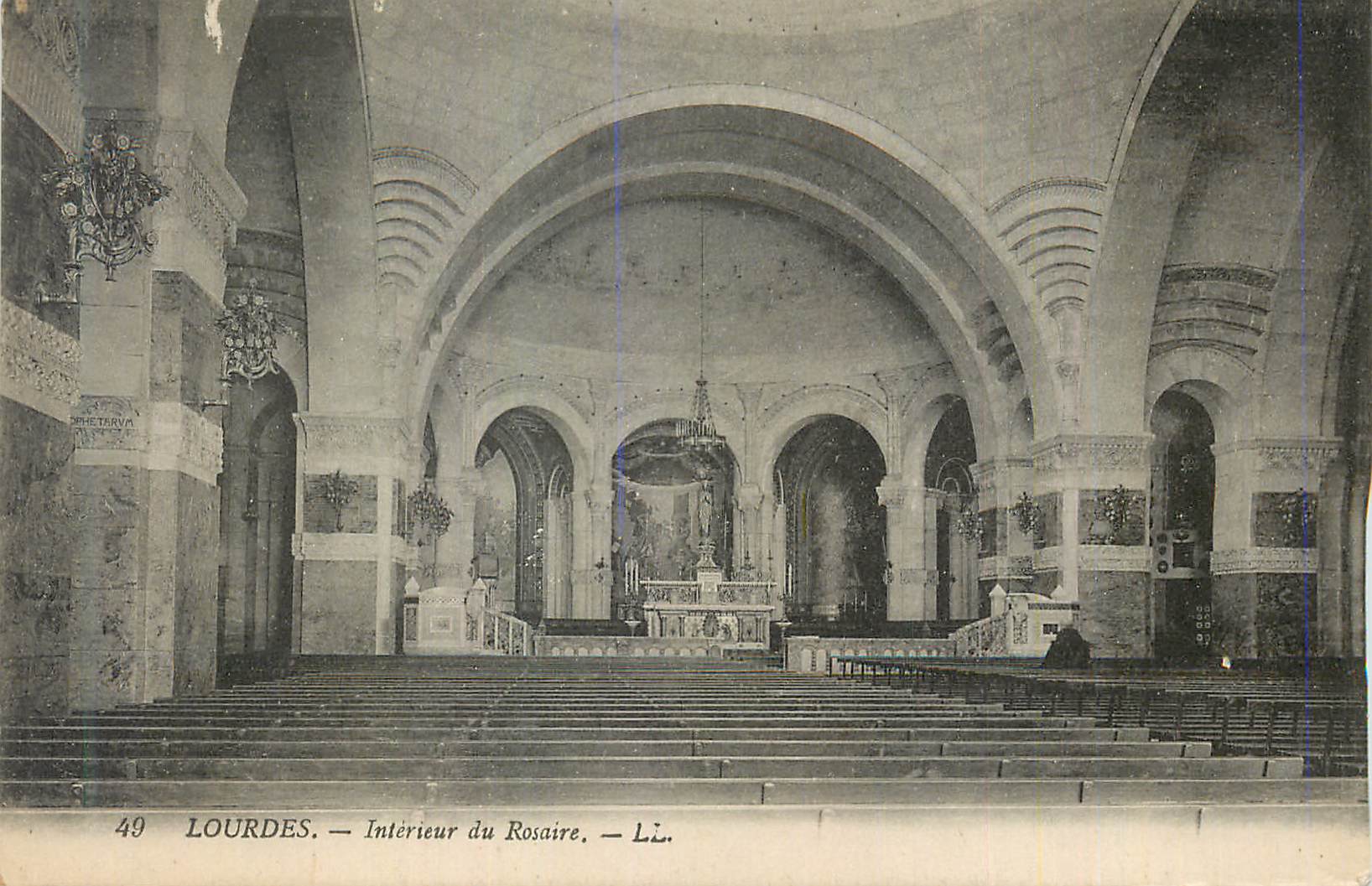 CPA Lourdes Interieur du Rosaire