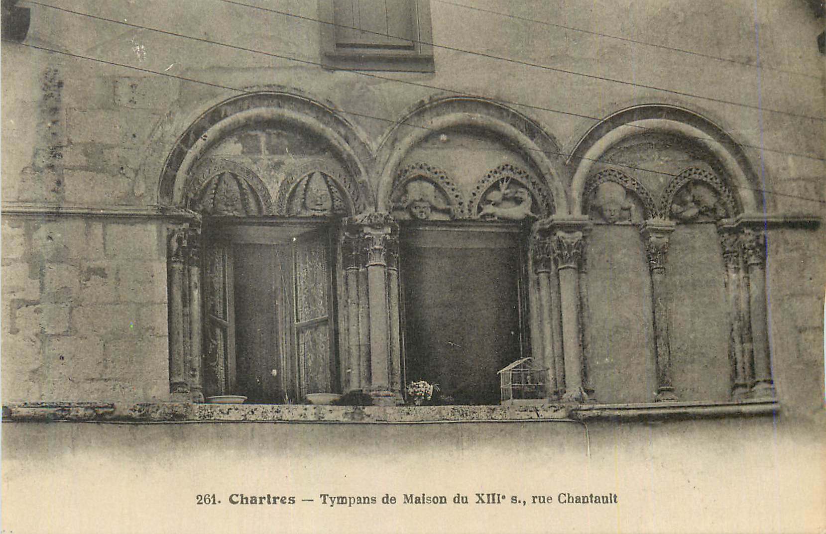 CPA Chartres Tympans de Maison du XIIIe S rue Chantault
