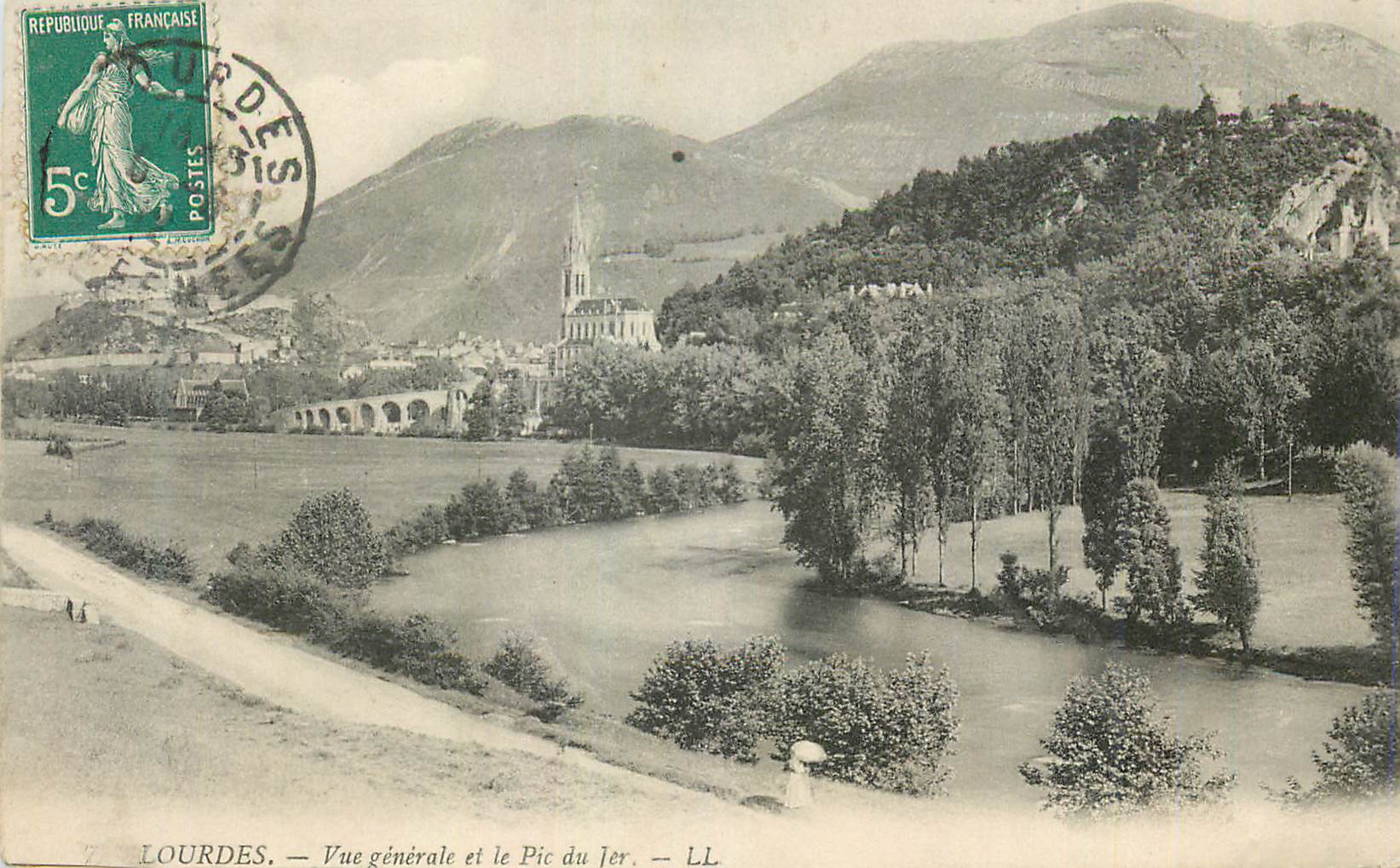 CPA Lourdes Vue Generale et le Pic du Jer