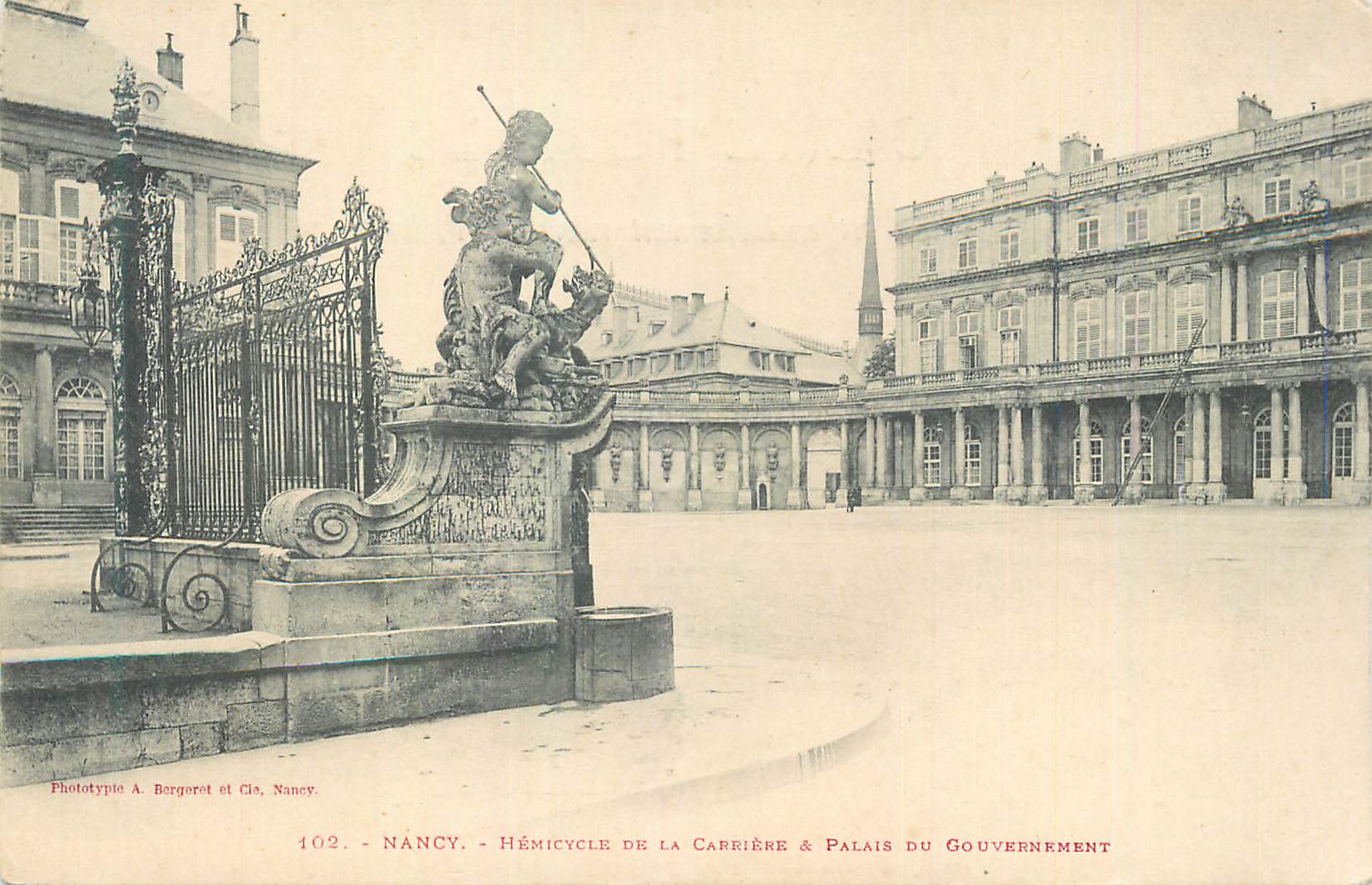 CPA Nancy Hemicycle de la Carriere et Palais du Gouvernement