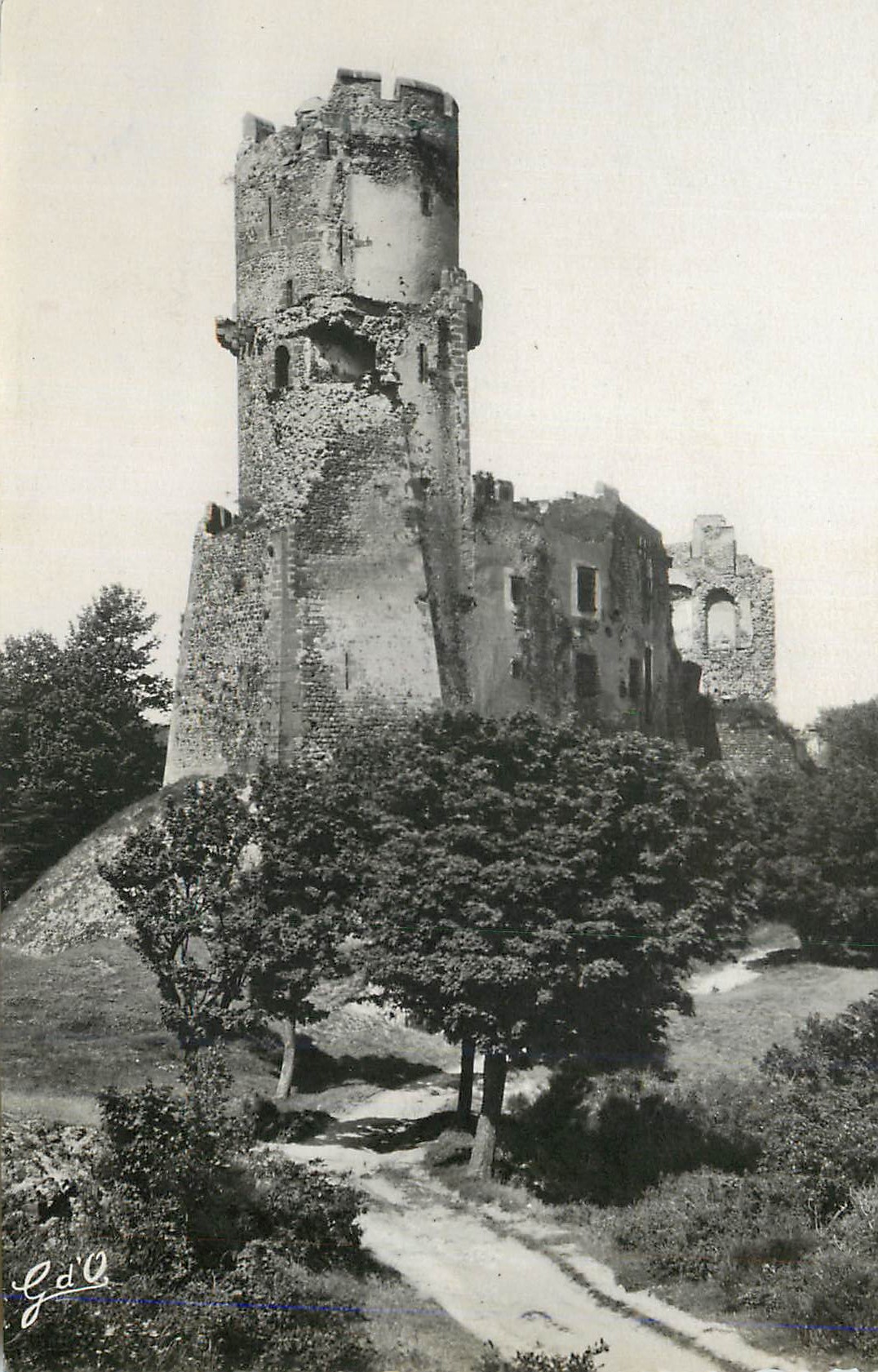 CPM Chateau de Tournoel L'Auvergne