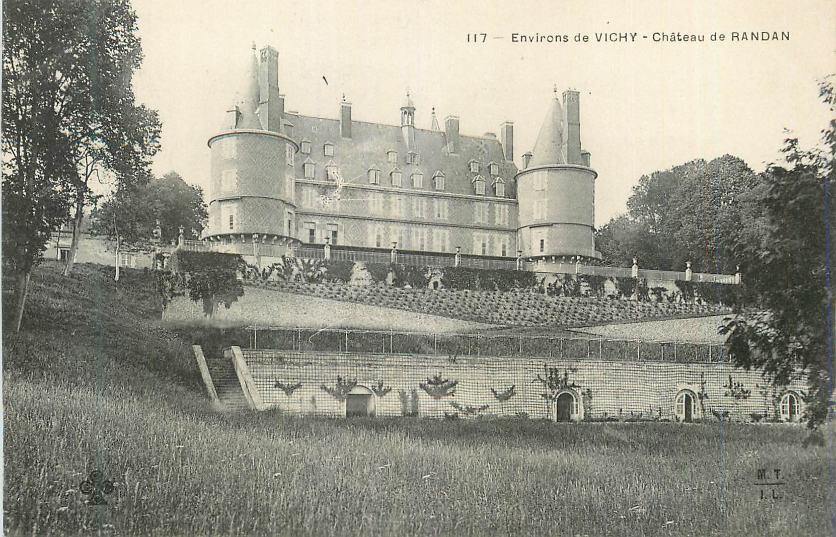 CPA Environs de Vichy Chateau de Randan
