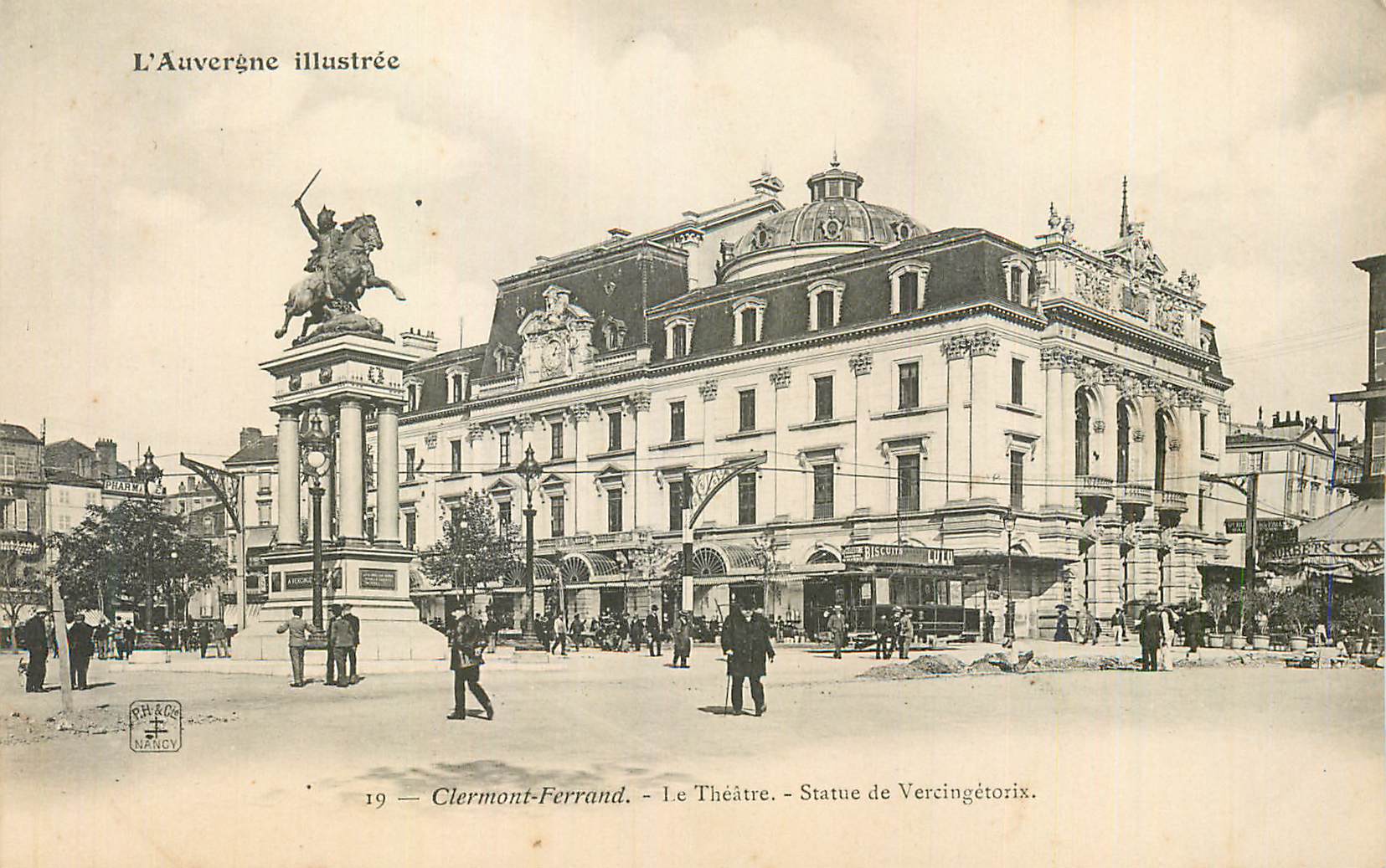 CPA Clermont Ferrand L'Auvergne Illustree Le Theatre Statue de Vercingetorix