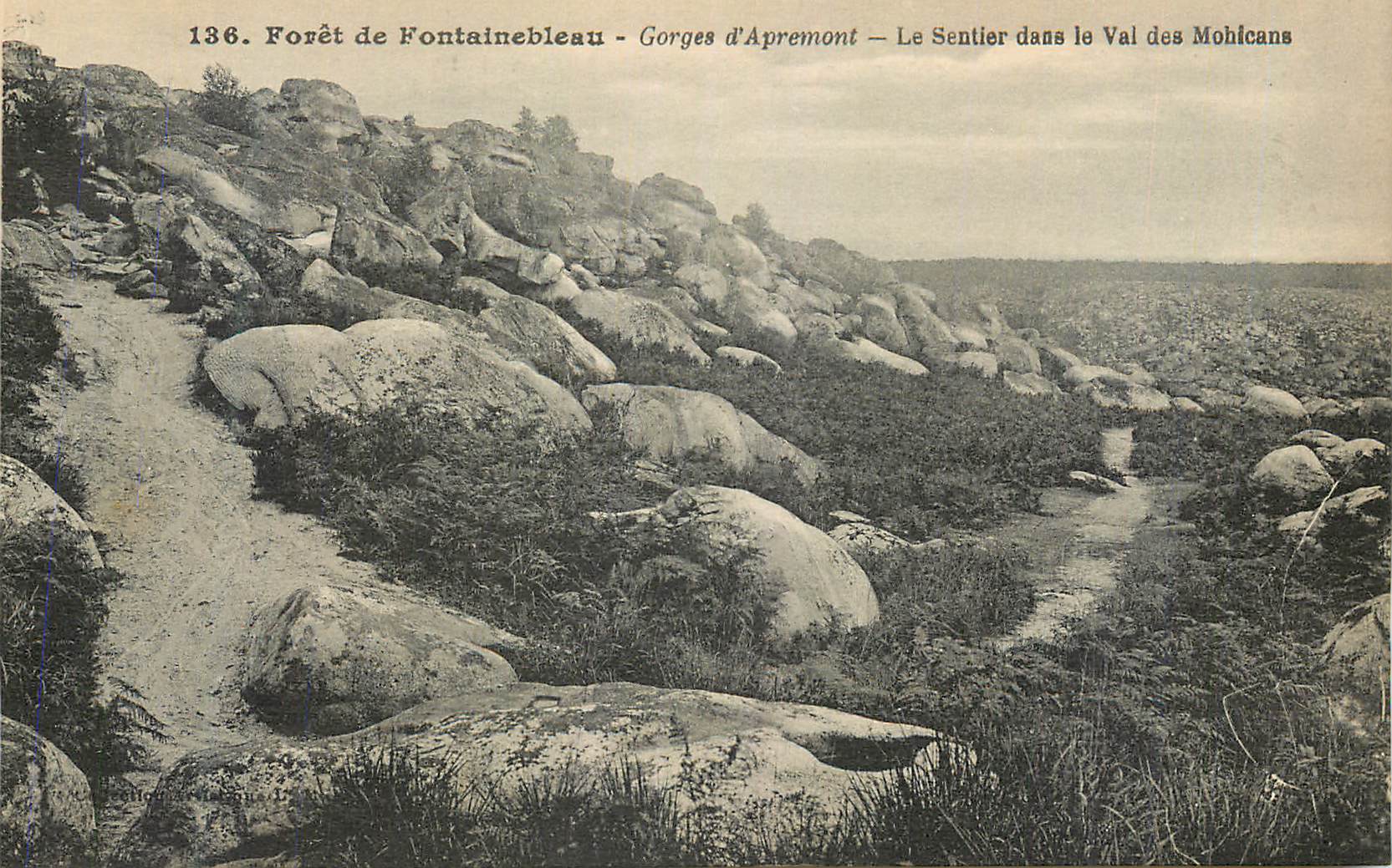 Woud van Fontainebleau — Grotten van Apremont — Het Pad in het Val des Mohicans