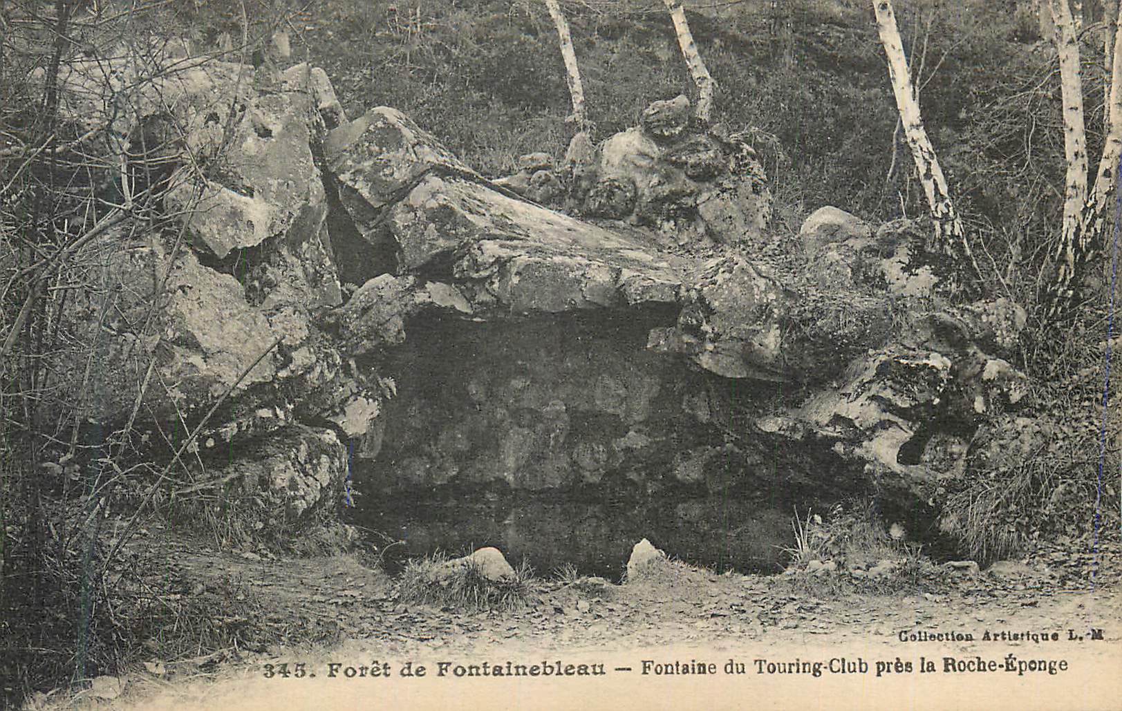Woud van Fontainebleau — Fontein van het Touring-Club bij de Roche-Éponge — Artistieke collectie L.M.