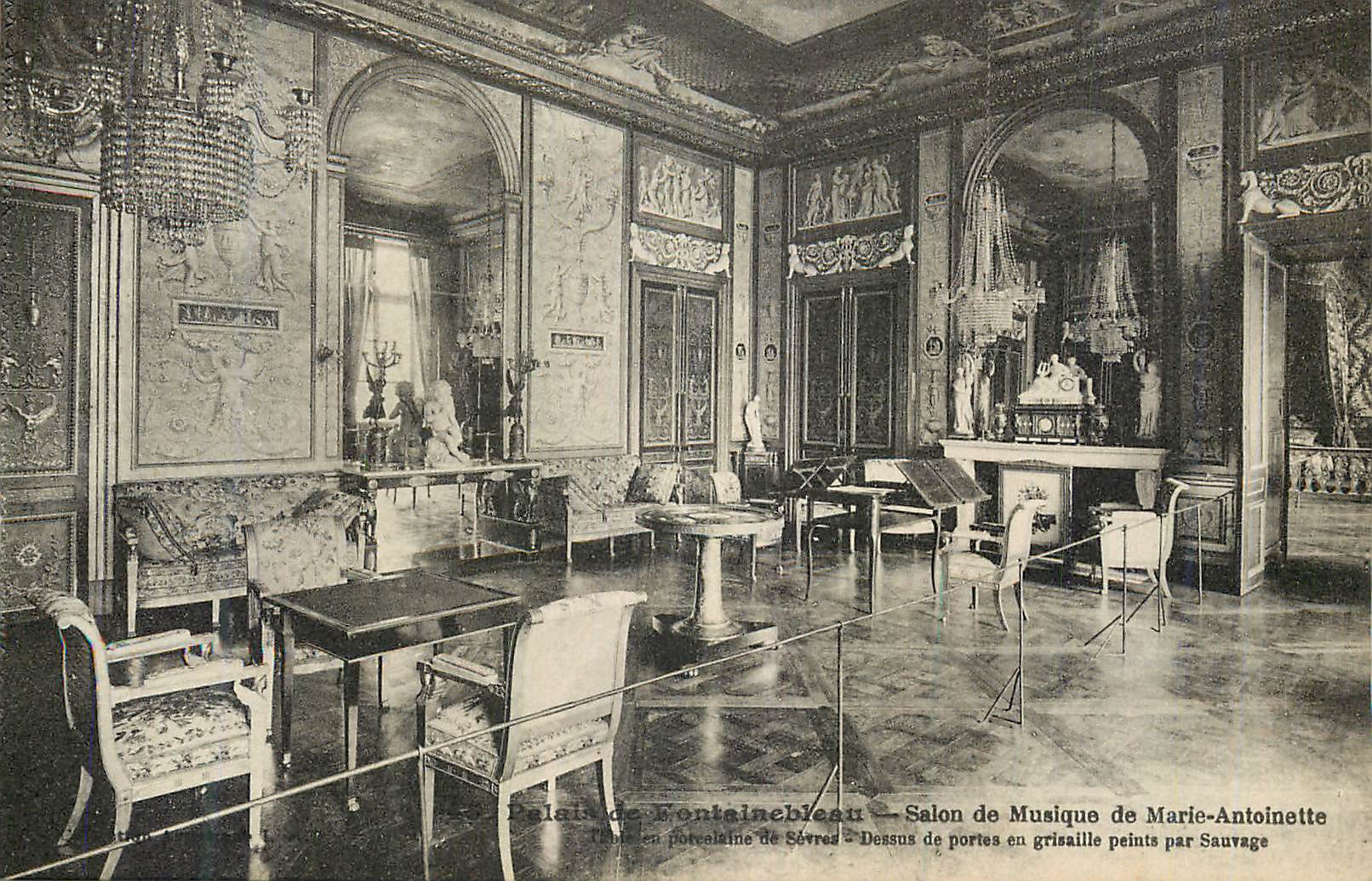 Palazzo di Fontainebleau — Salone della Musica di Marie-Antoinette — Disegni di porte in grisaille dipinti da Sauvage