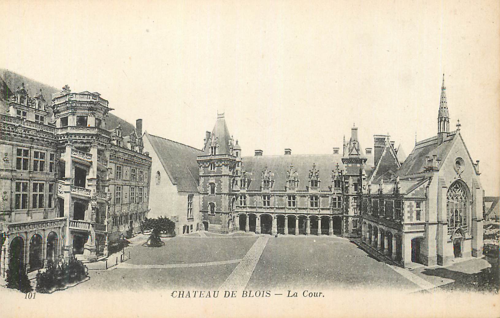 Château de Blois — La Cour.