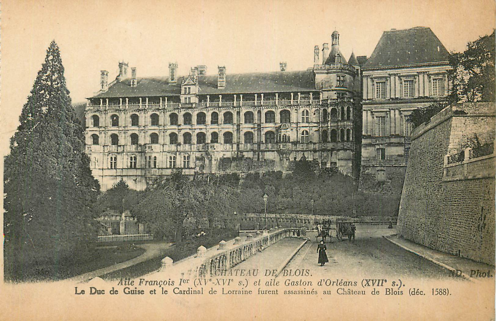 CPA Chateau de Blois Aile Francois Ier (XVe XVIe S) et Aile Gaston d'Orleans (XVIIe S)
