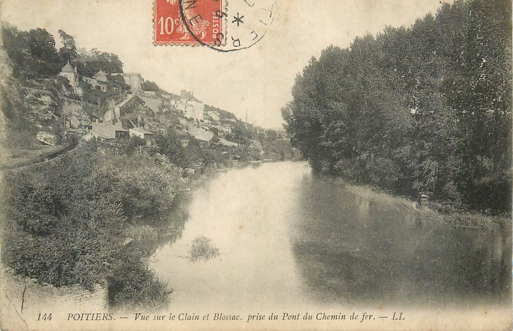 Vue sur le Clain et Blossac — prise du Pont du Chemin de fer — POITIERS — LL