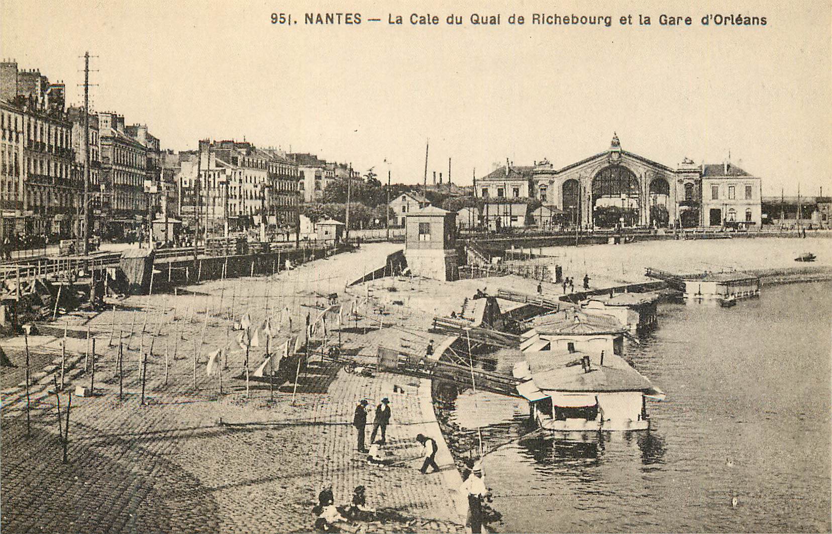 REPRO Nantes la Cale du Quai de Richebourg et la Gare d'Orleans