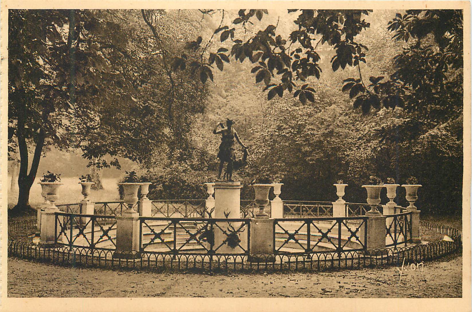 Estatua en un jardín — editor desconocido, n° 4007