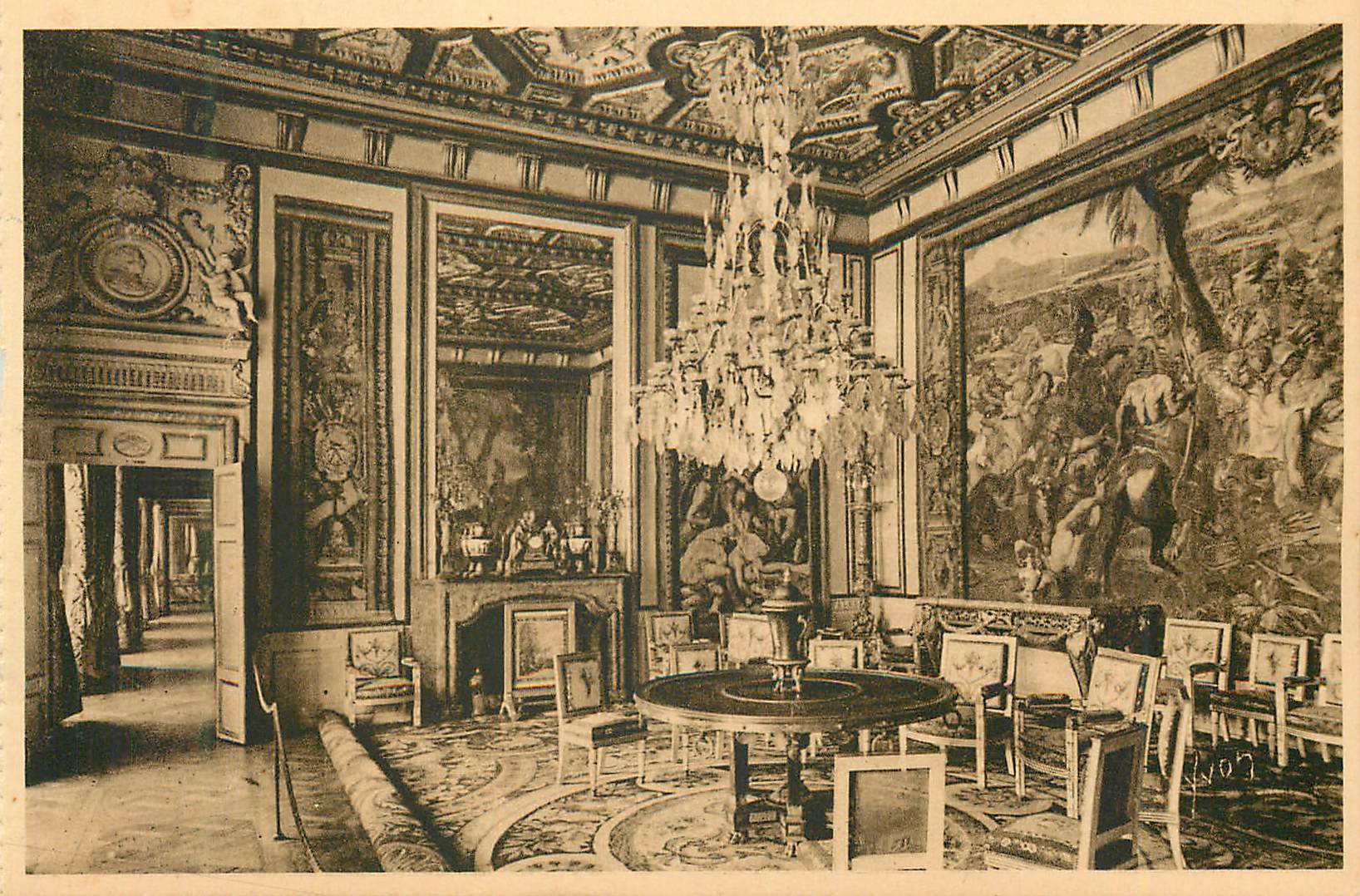 Sala de comedor ricamente decorada — Castillo de Versalles — n° 107
