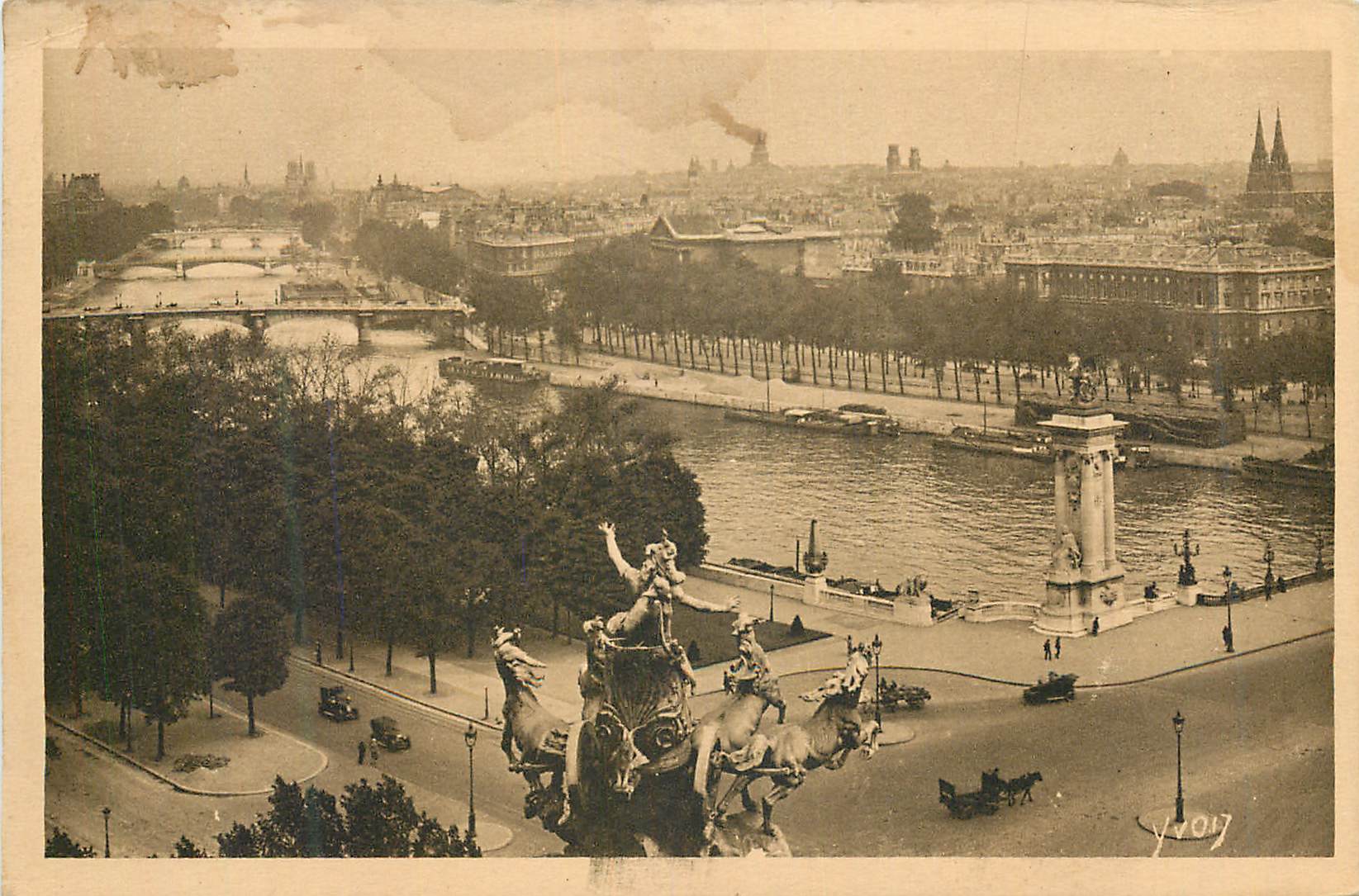 CPA Paris en Flanant Perspective sur la Seine