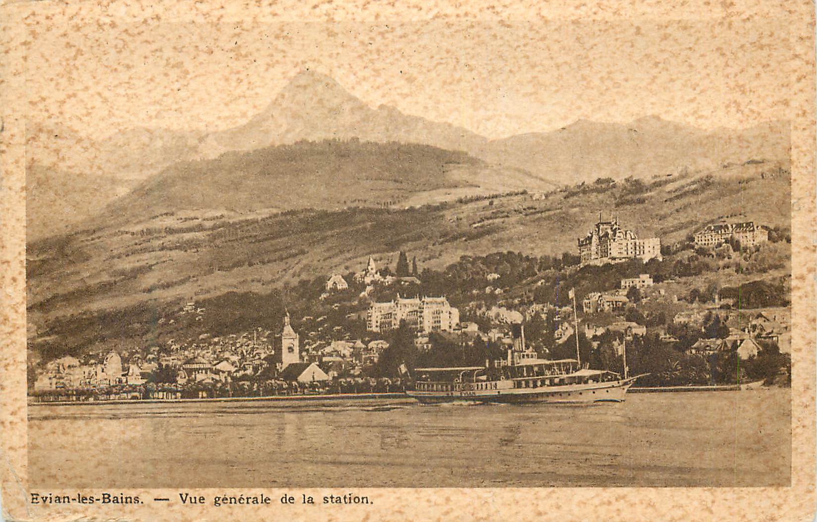 CPA Evian les Bains Vue Generale de la Station Bateau