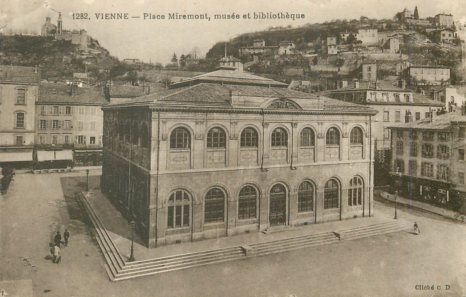 CPA Vienne Place Miremont Musee et Bibliotheque