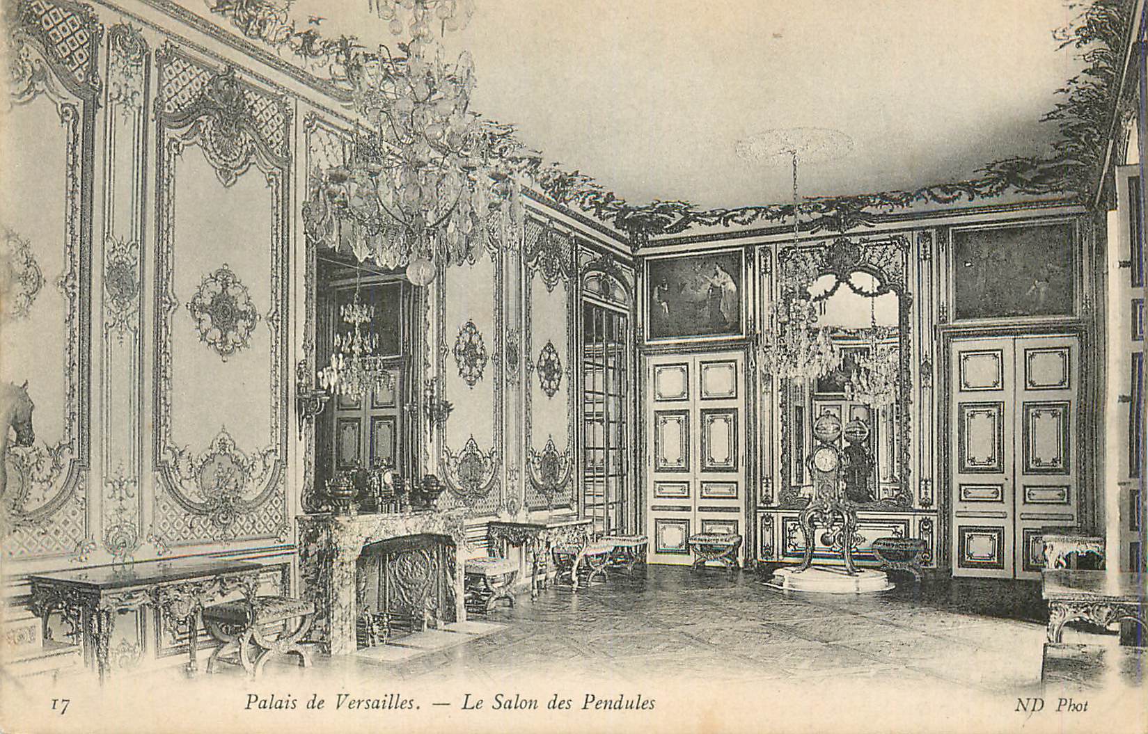 CPA Palais de Versailles Le Salon des Pendules