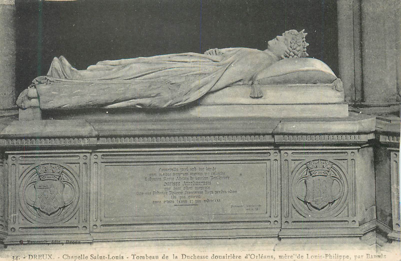 CPA Dreux Chapelle Saint Louis Tombeau de la Duchesse Douairiere d'Orleans