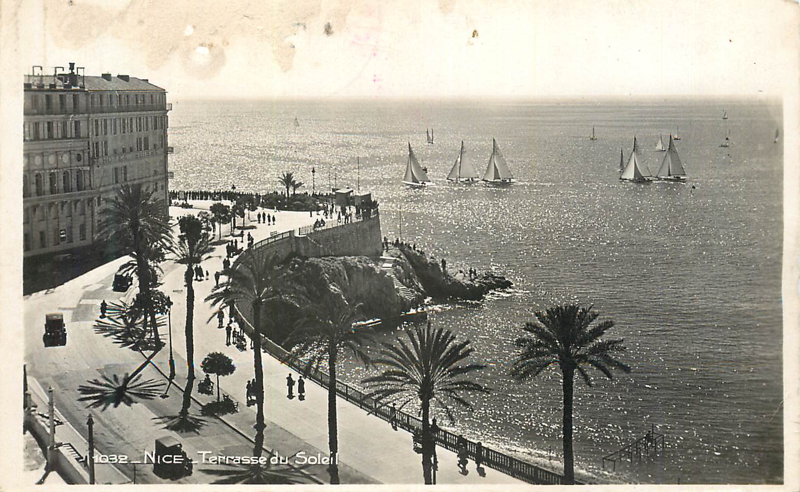 Nice - Terrasse du Soleil — vue de la promenade et du port avec voiliers — éditeur non identifié, n° de série 1032 - Recto