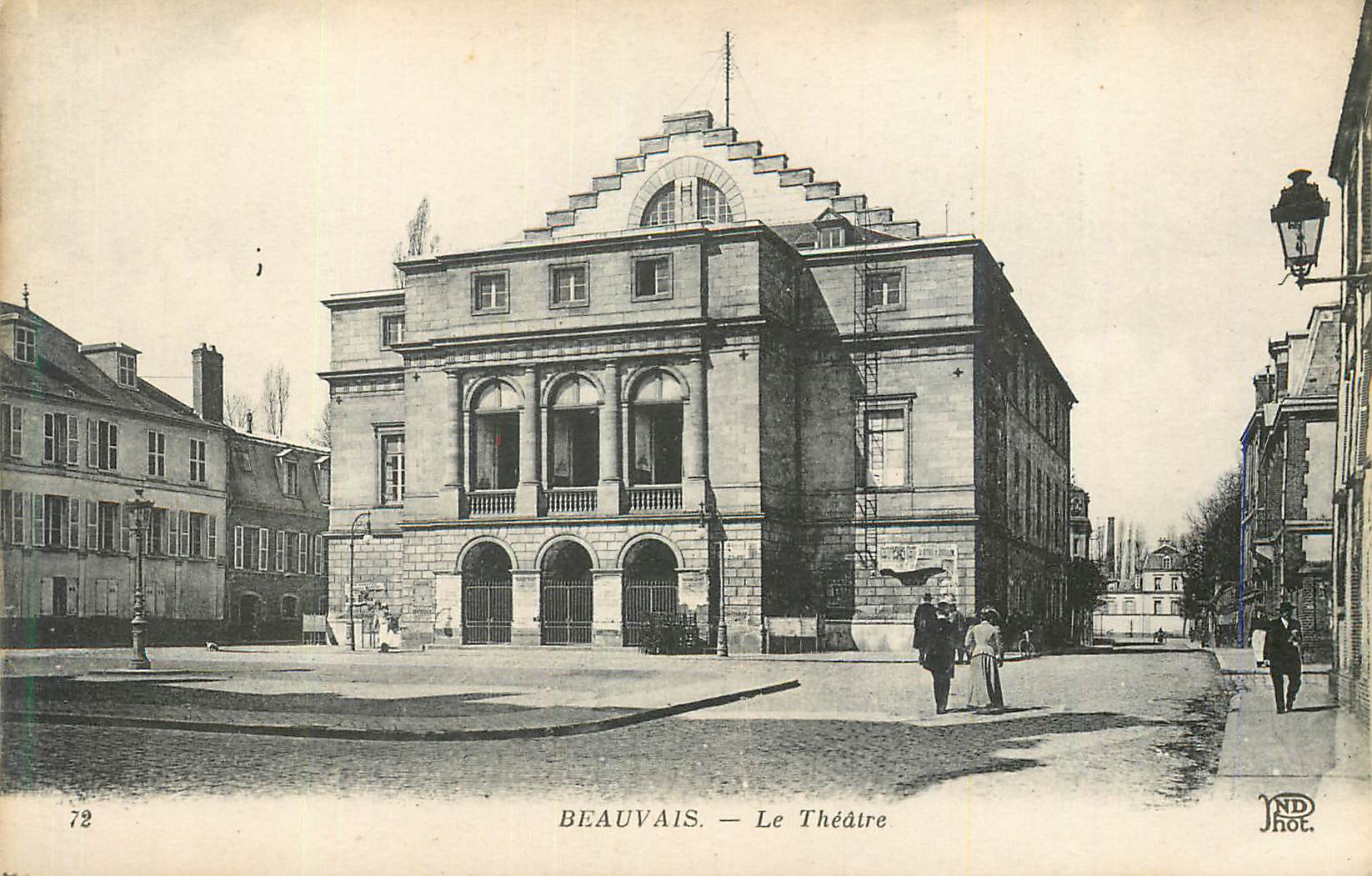 CPA Beauvais Le Theatre