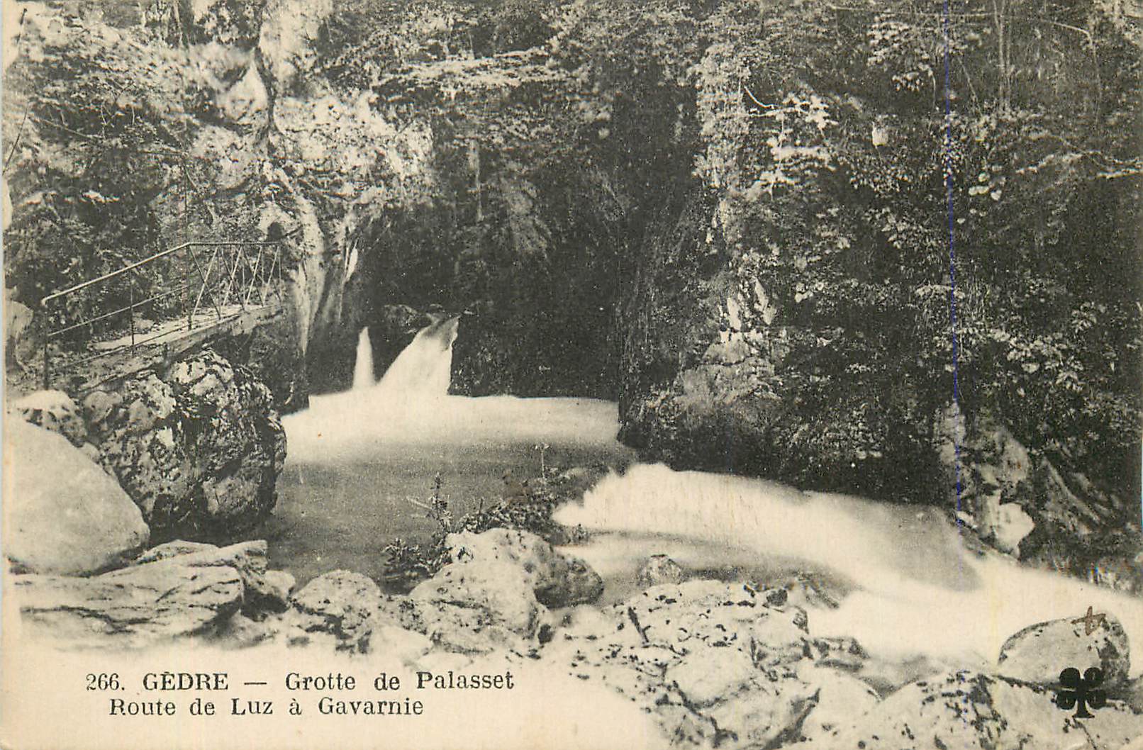 CPA Route de Luz a Gavarnie Gedre Grotte de Palasset