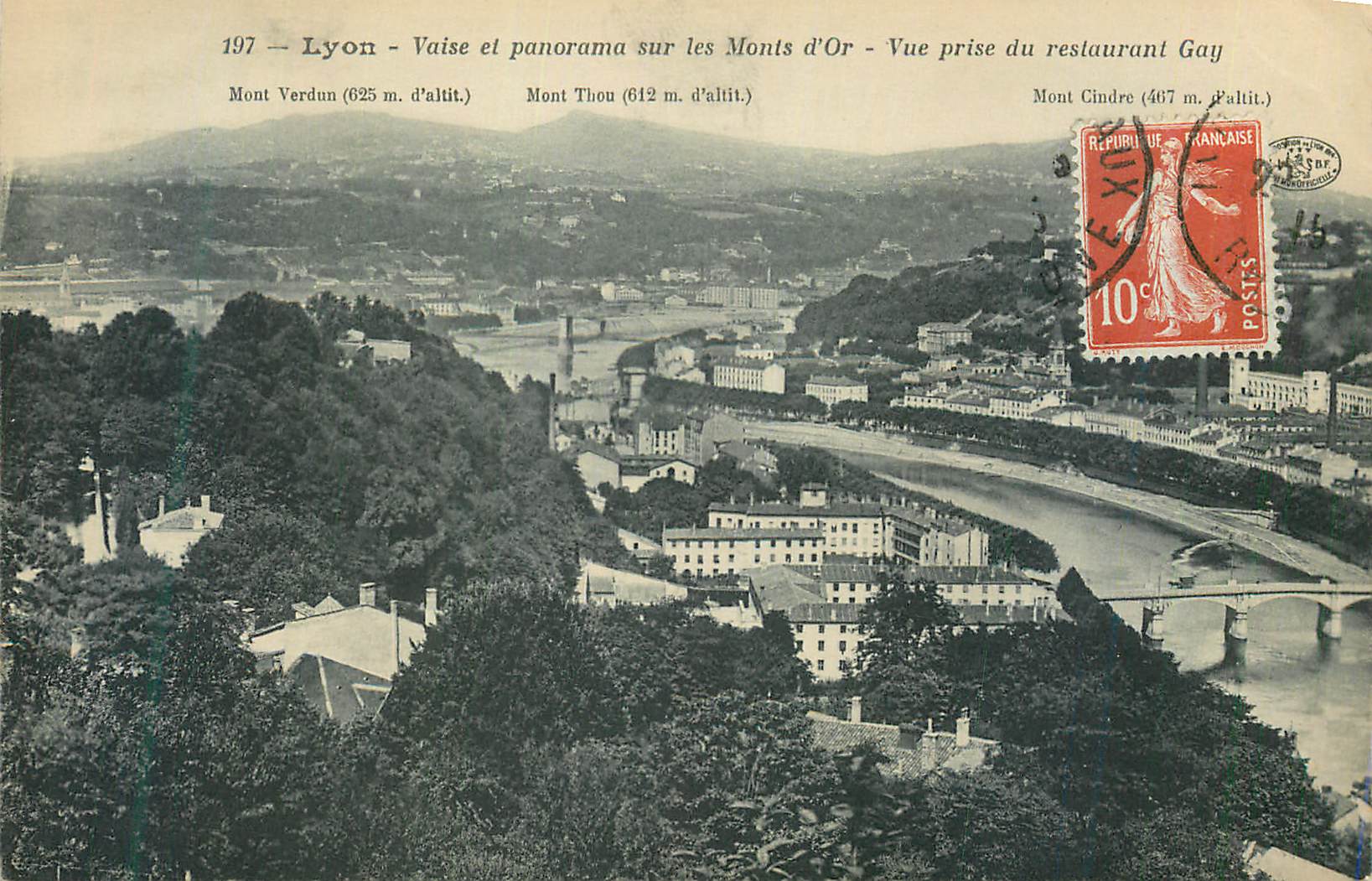 CPA Lyon Vaise et Panorama sur les Monts d'Or Vue prise du Restaurant Gay