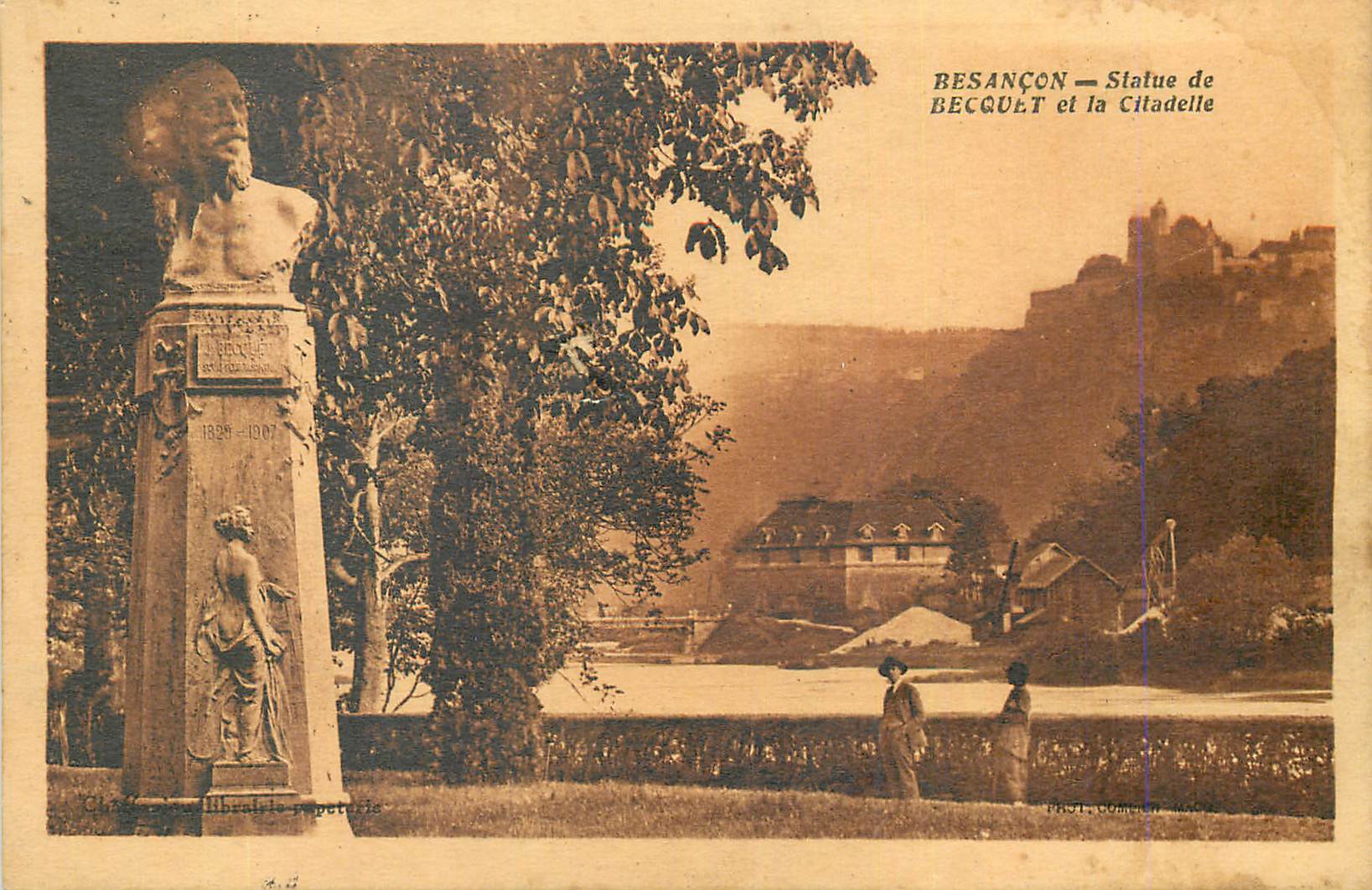 CPA Besancon Statue de Becquet et la Citadelle
