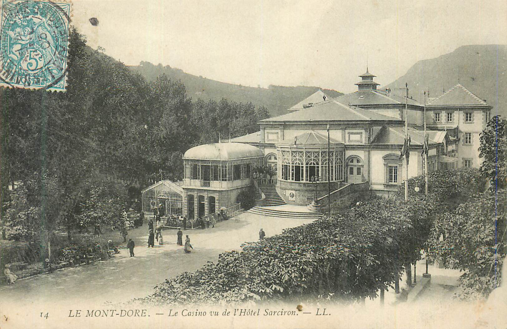 CPA Le Mont Dore le Casino Vu de l'Hotel Sarciron