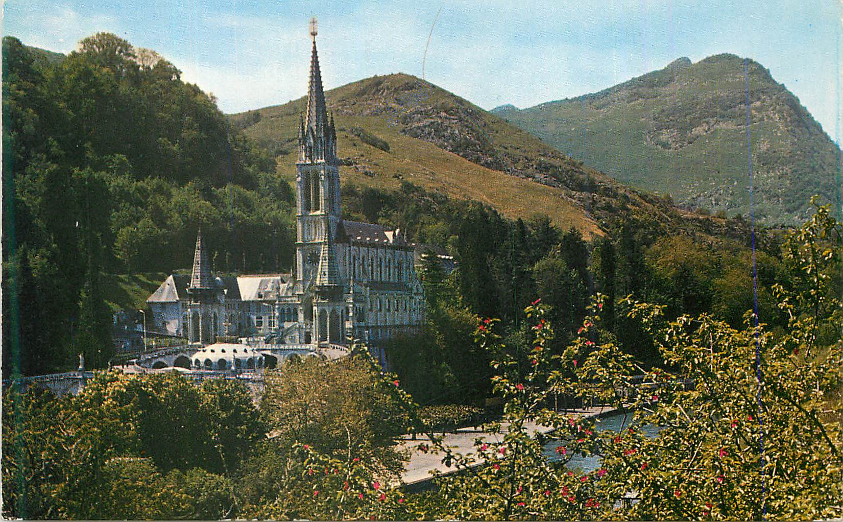 CPM Lourdes la Basilique